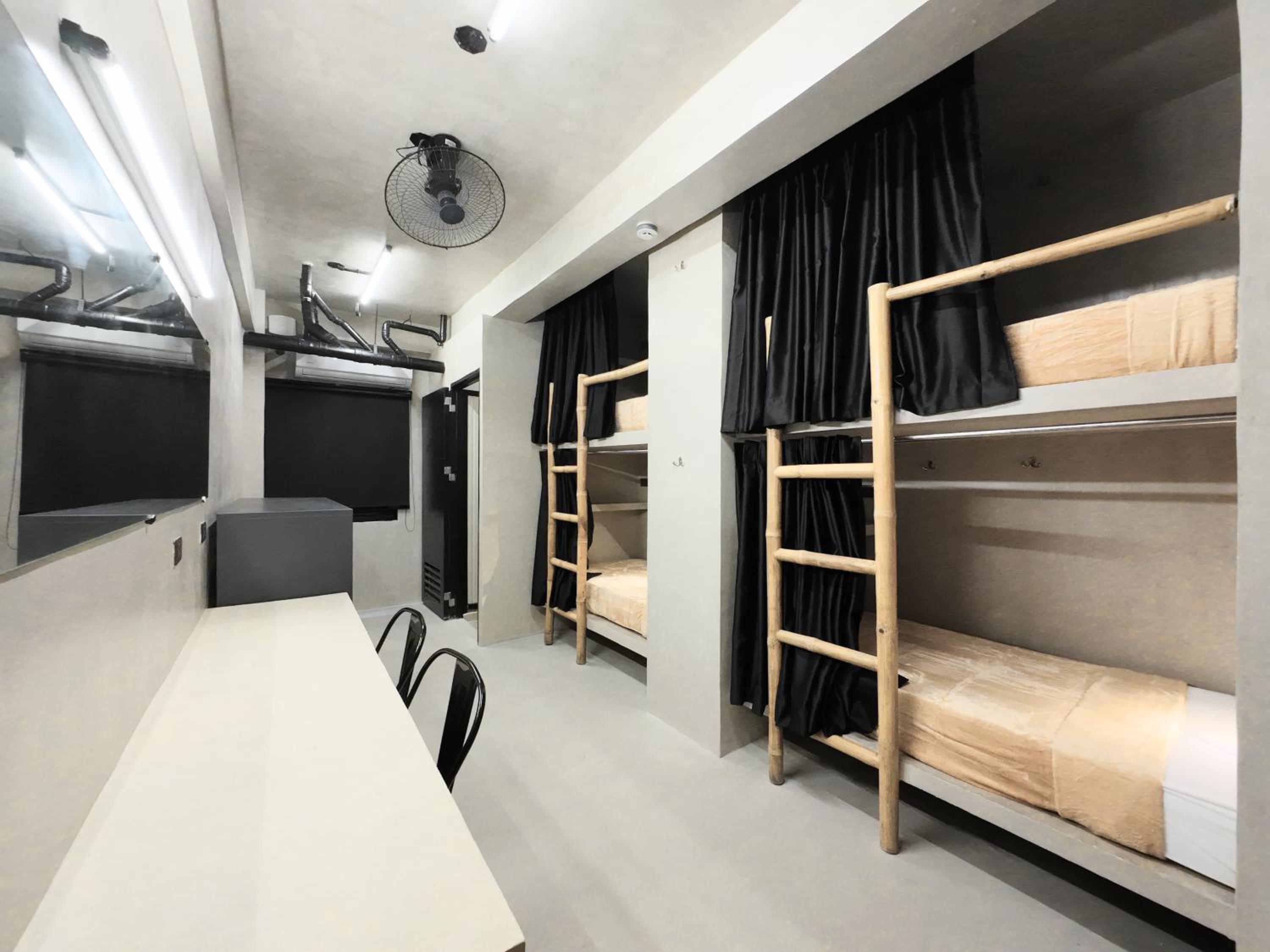 Mixed Dormitory Room photo 1