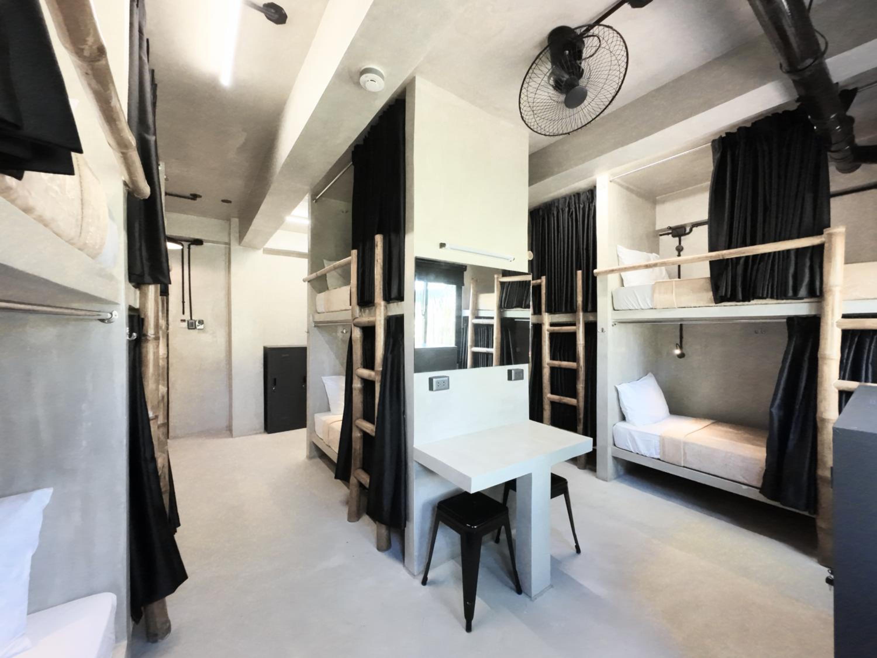 Bed in 10-Bed Mixed Dormitory Room photo 1