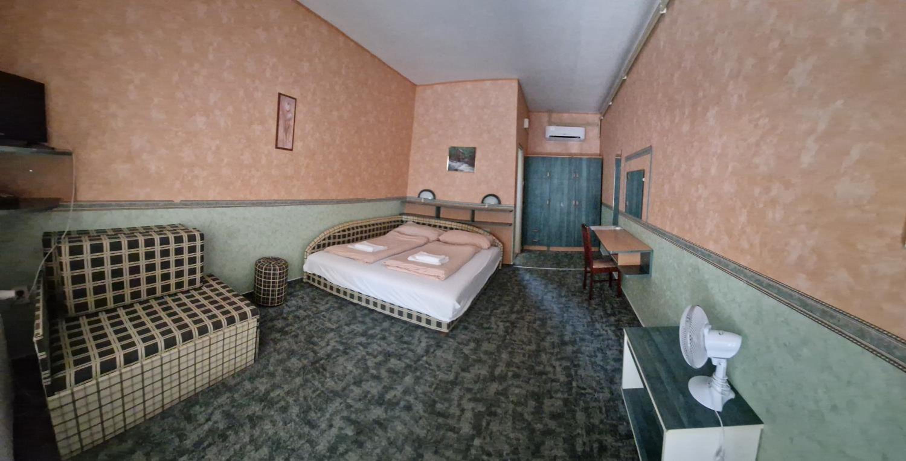 Deluxe Triple Room photo 1