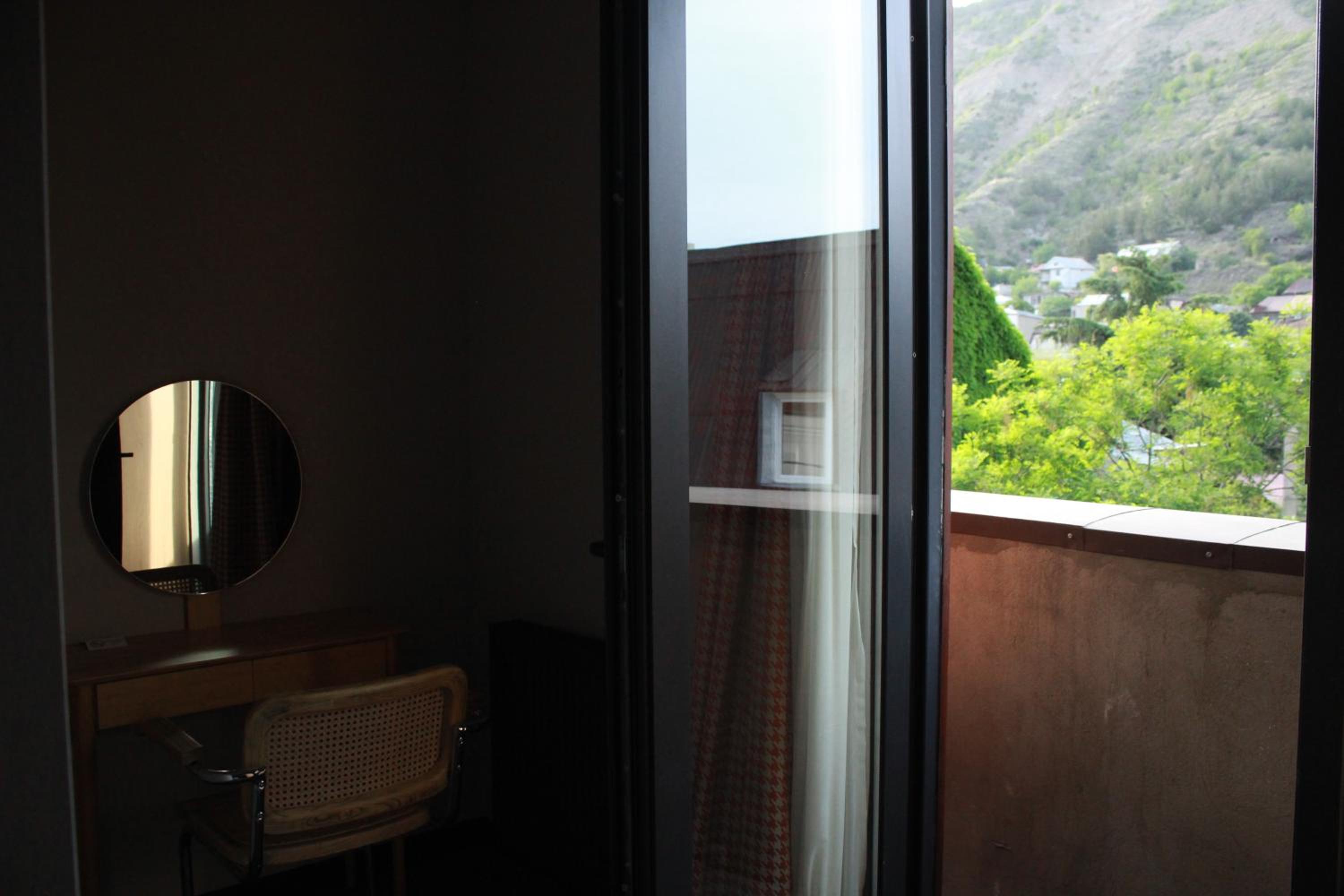 Double Room with Balcony - Photo 7