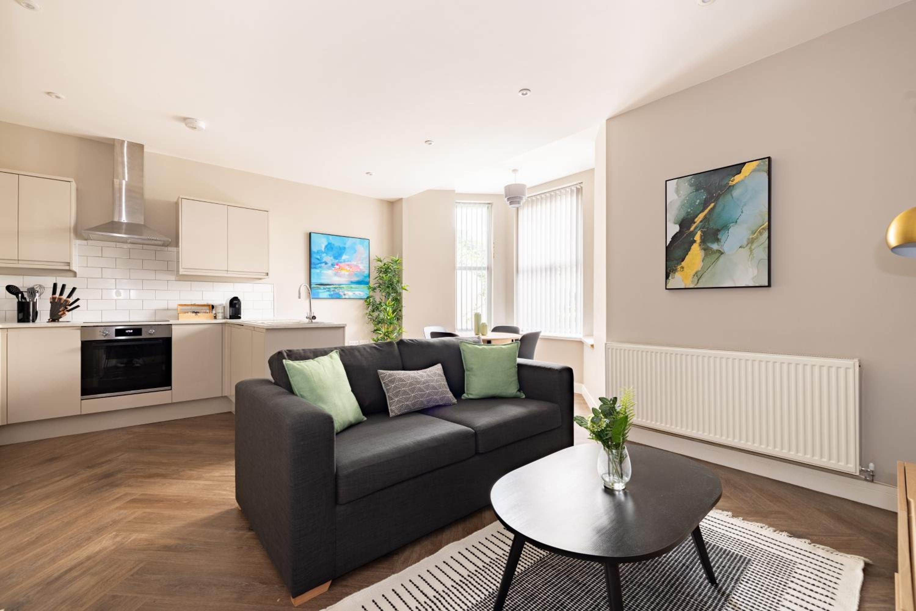Superior One Bedroom Apartment - Photo 9
