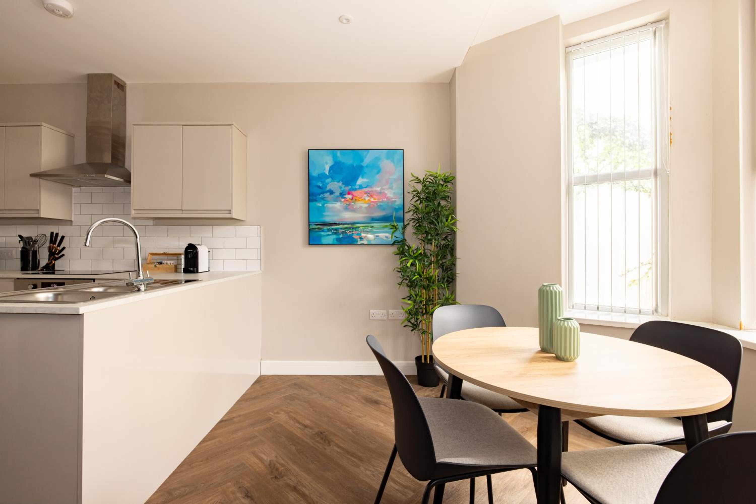 Superior One Bedroom Apartment - Photo 8