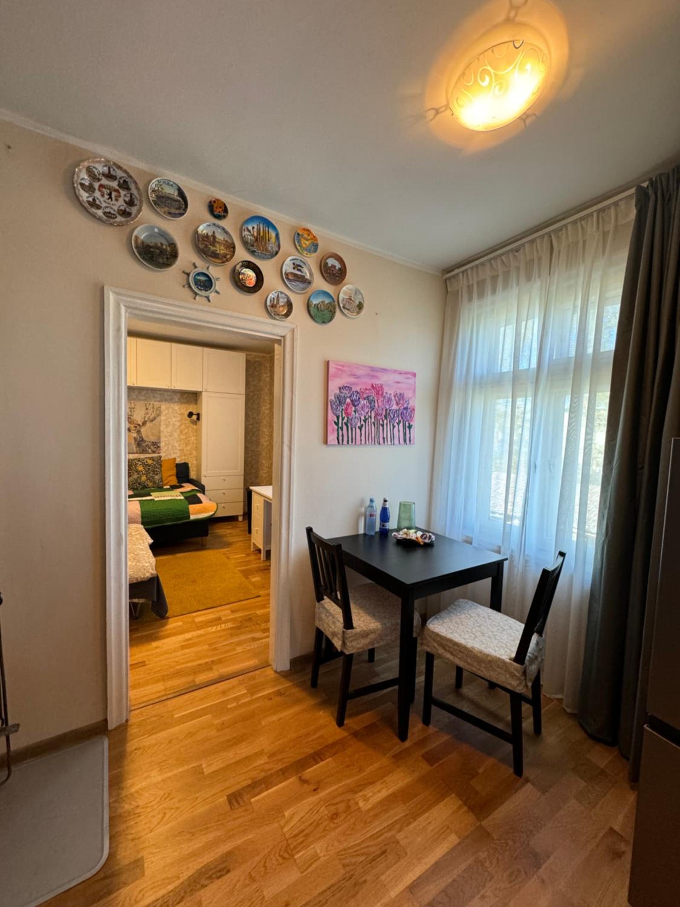 One-Bedroom Apartment photo 1