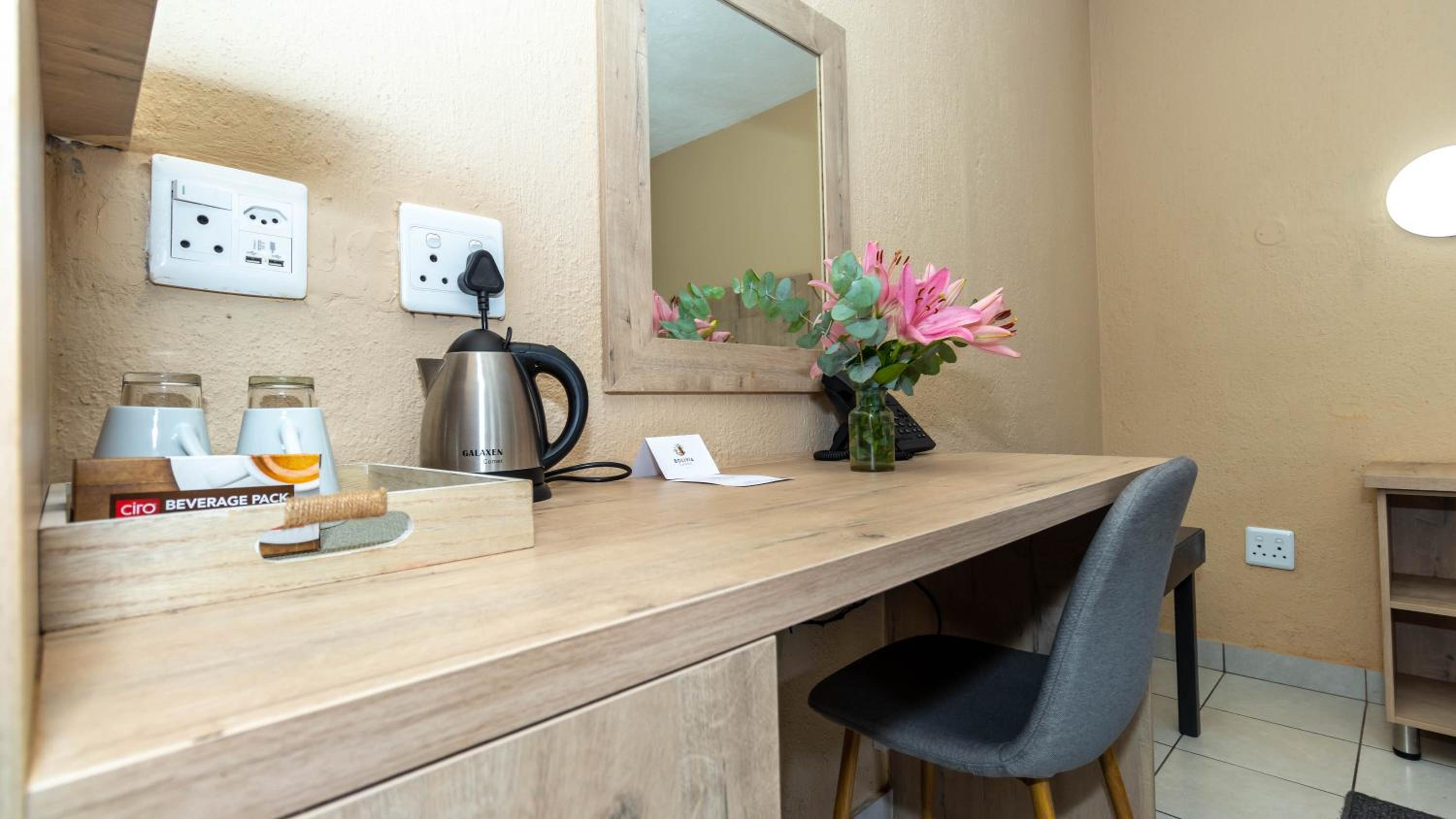 Budget Double Room photo 3