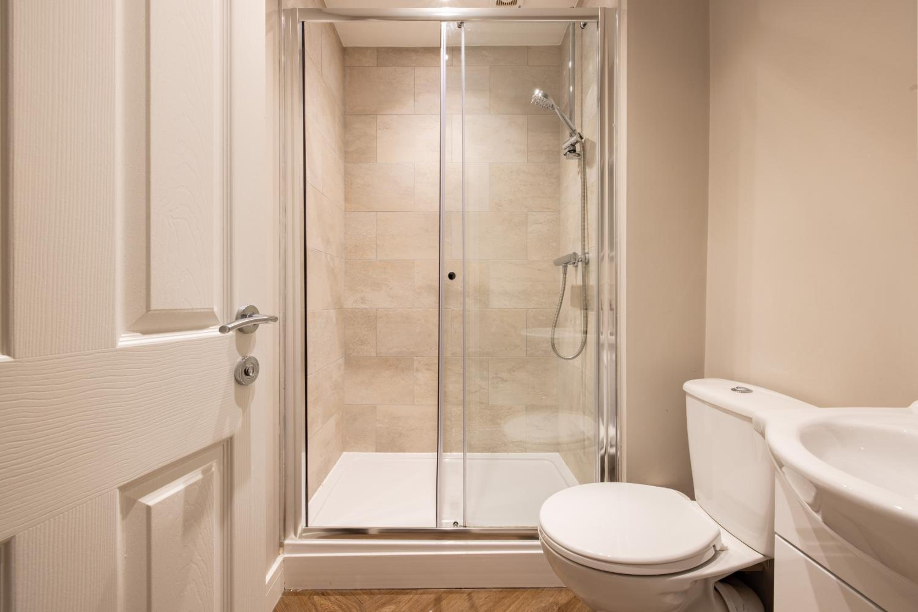Superior One Bedroom Apartment - Photo 15