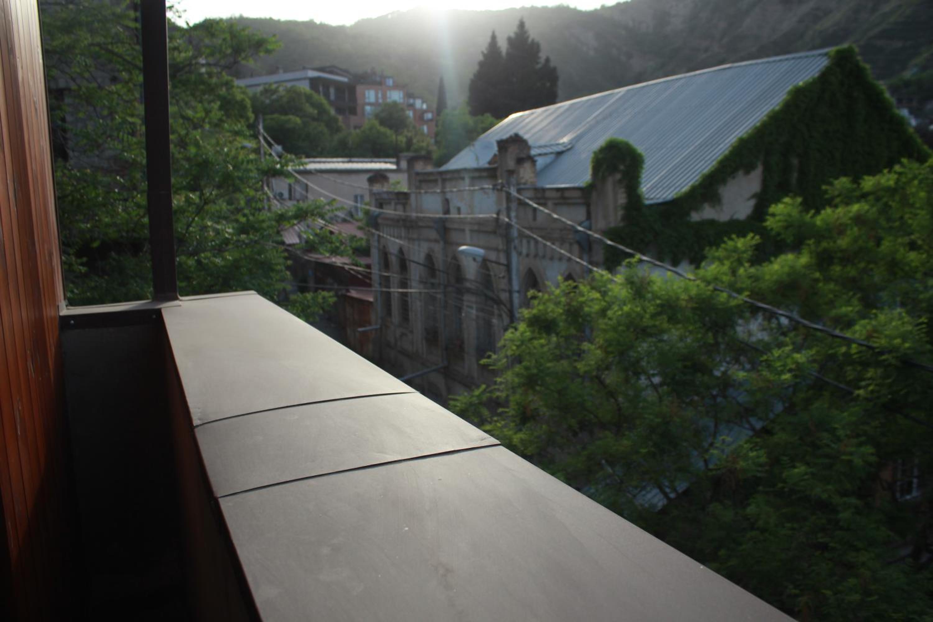 Double Room with Balcony - Photo 8