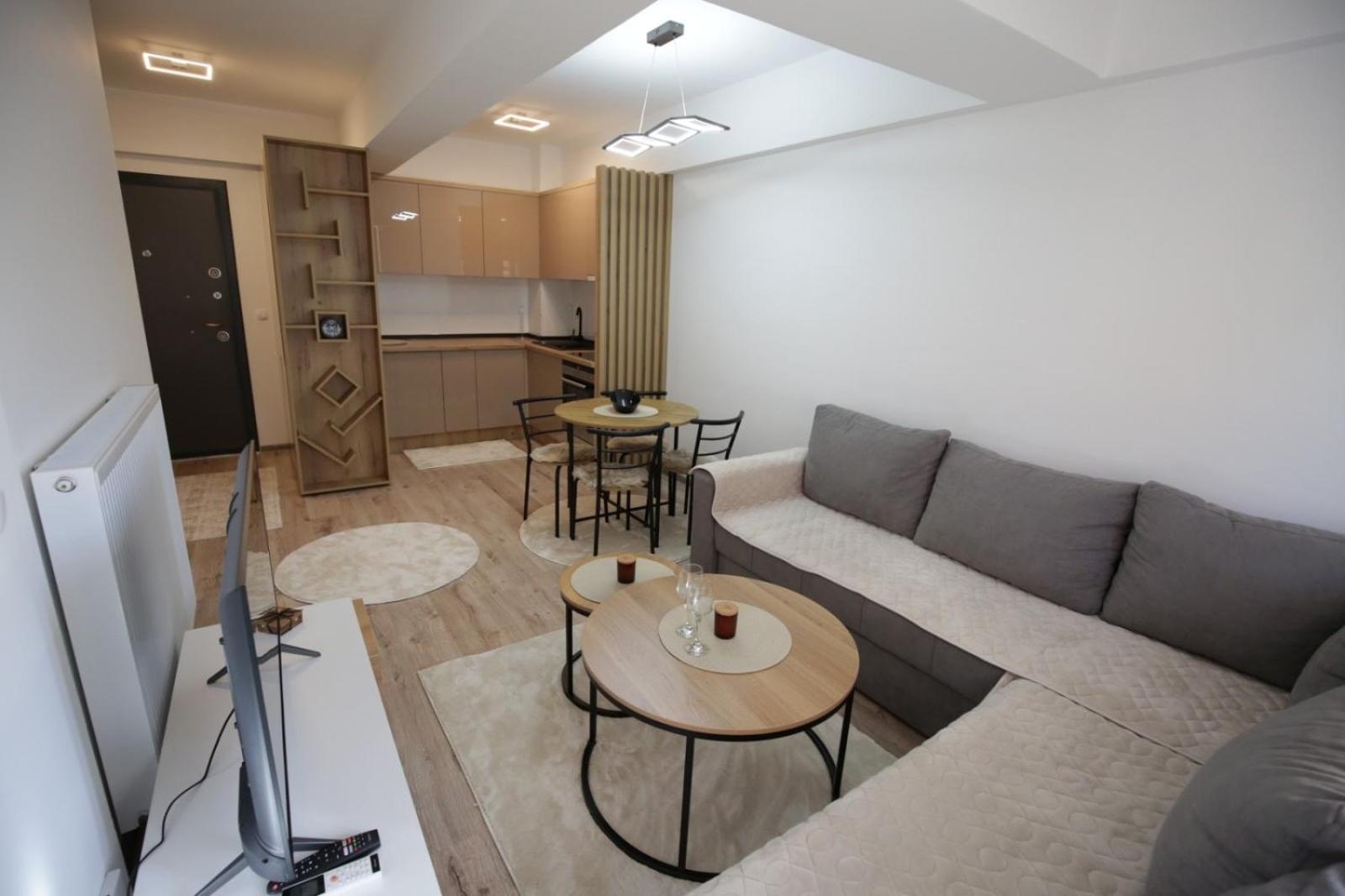 One-Bedroom Apartment photo 1
