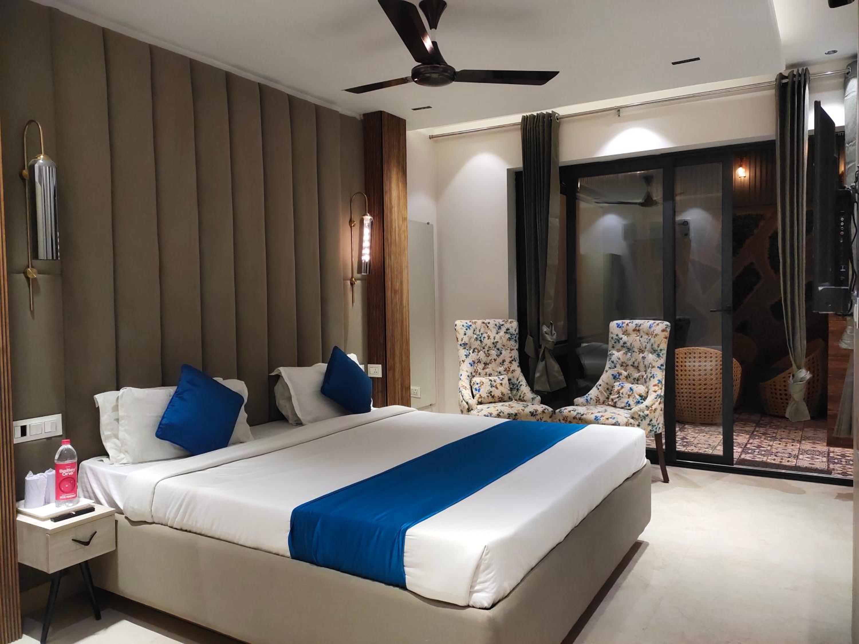 Family Room With Terrace photo 1