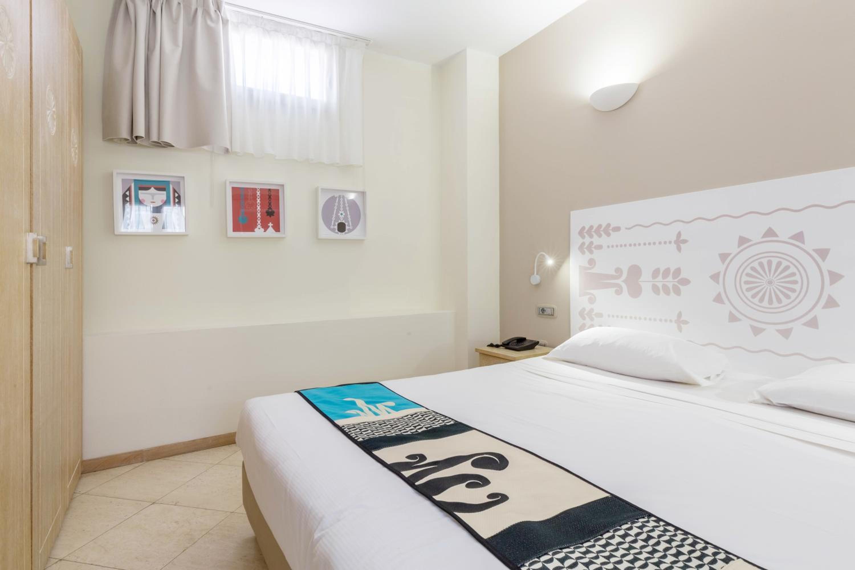 Double or Twin Room - Photo 1
