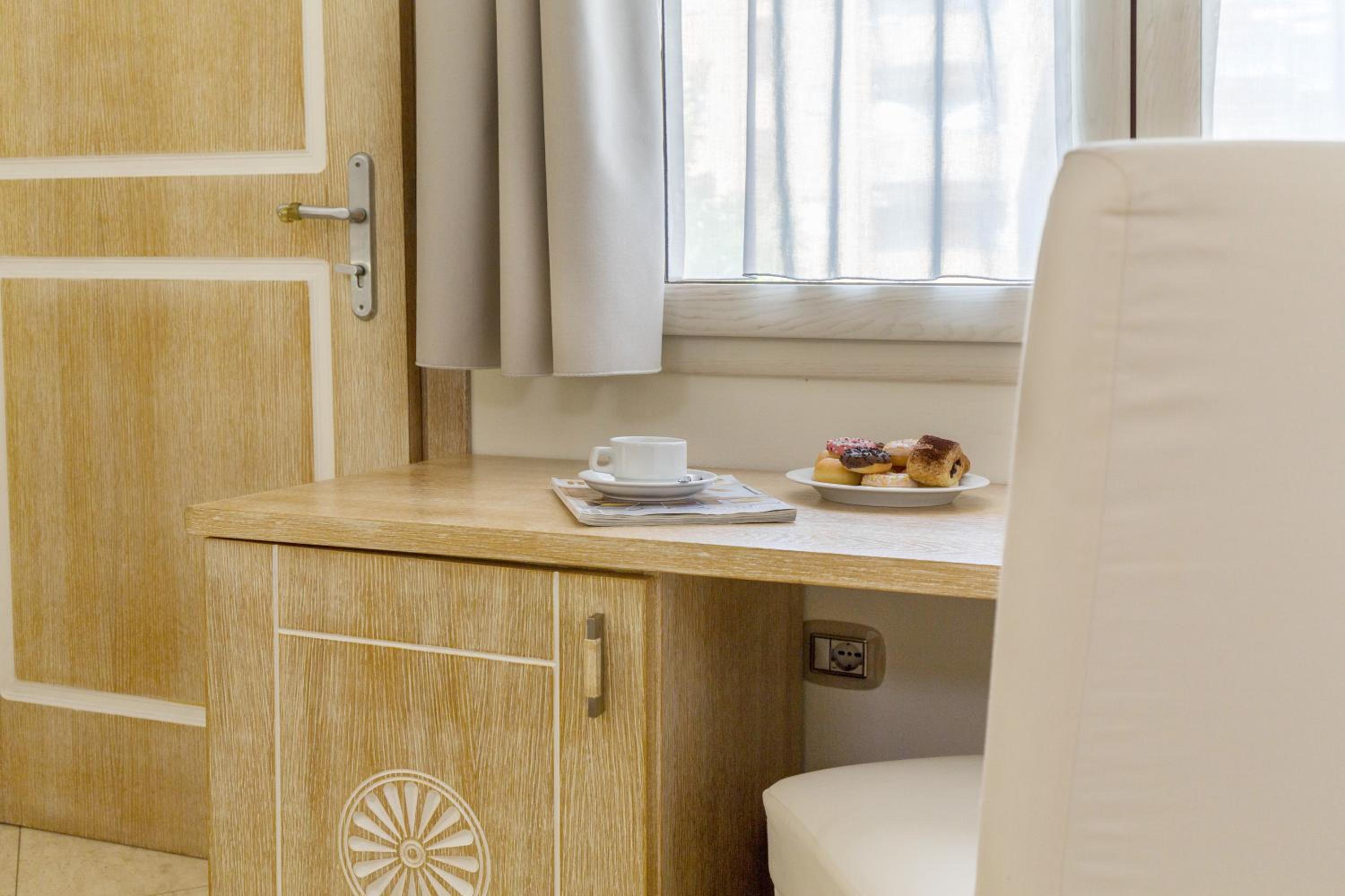 Double or Twin Room - Photo 25