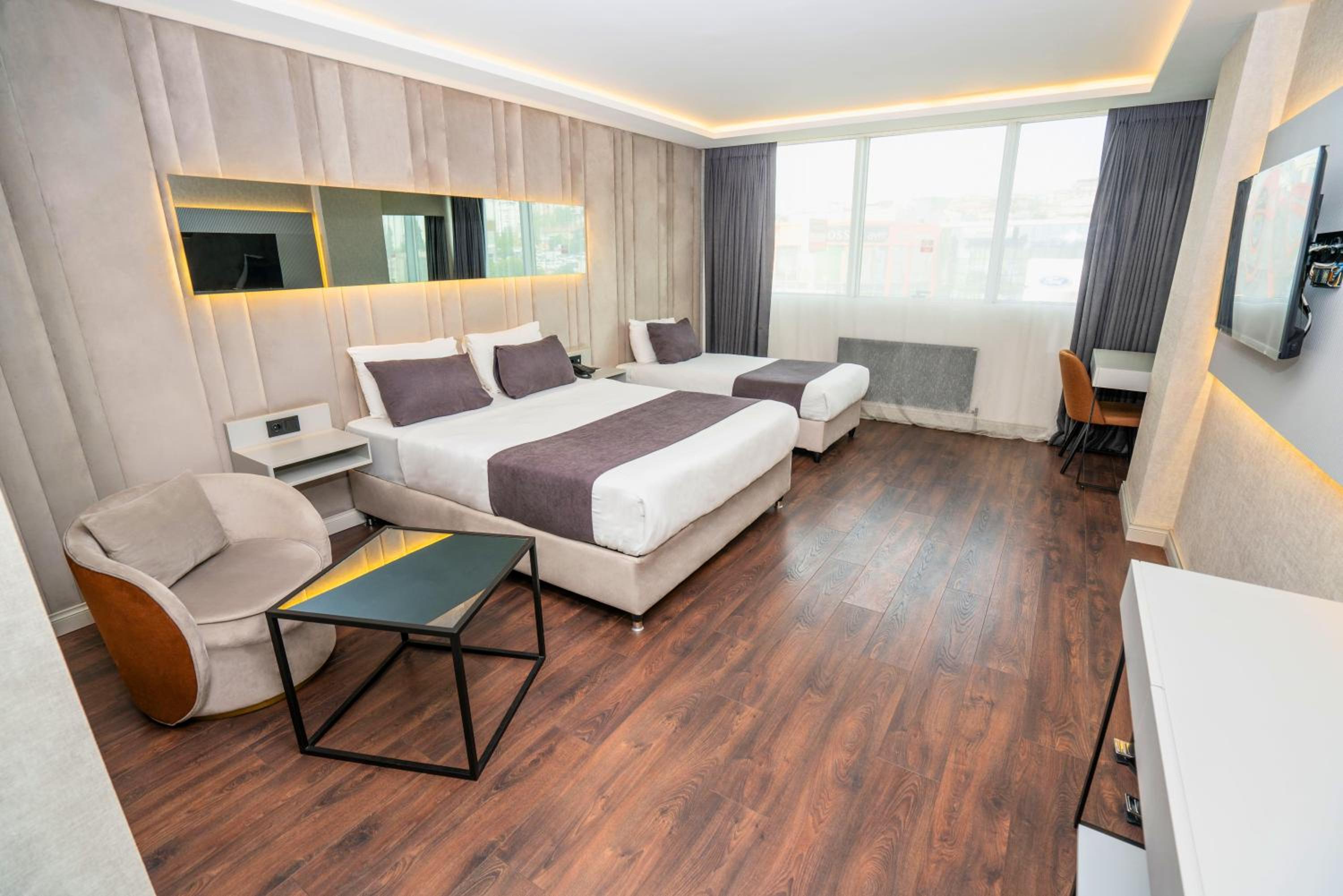 Standard Twin Room - Photo 1