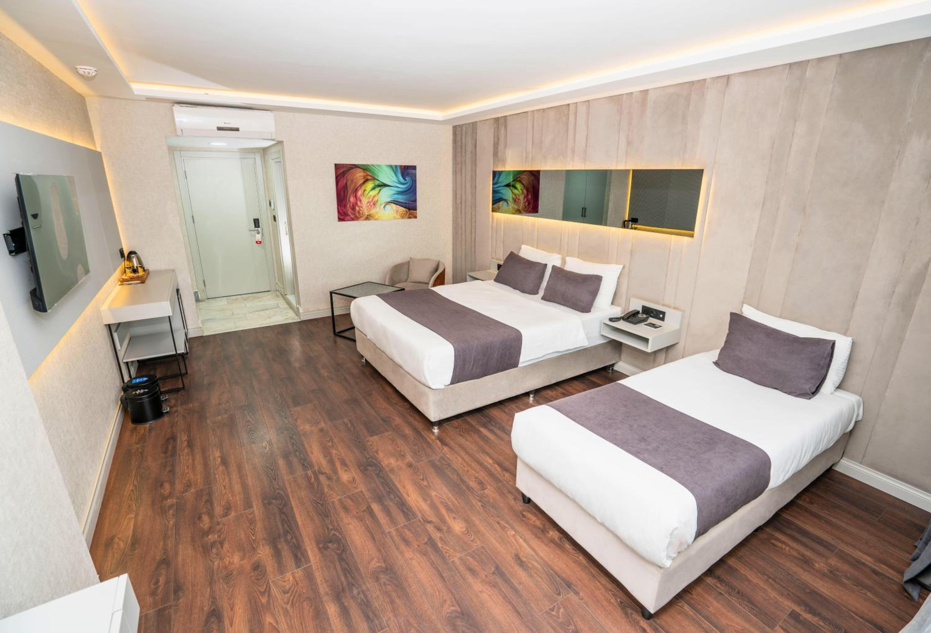 Standard Twin Room - Photo 8