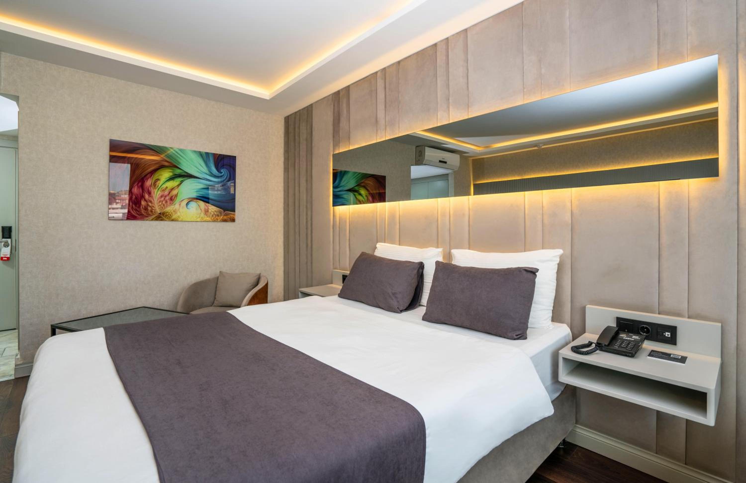 Standard Twin Room - Photo 7