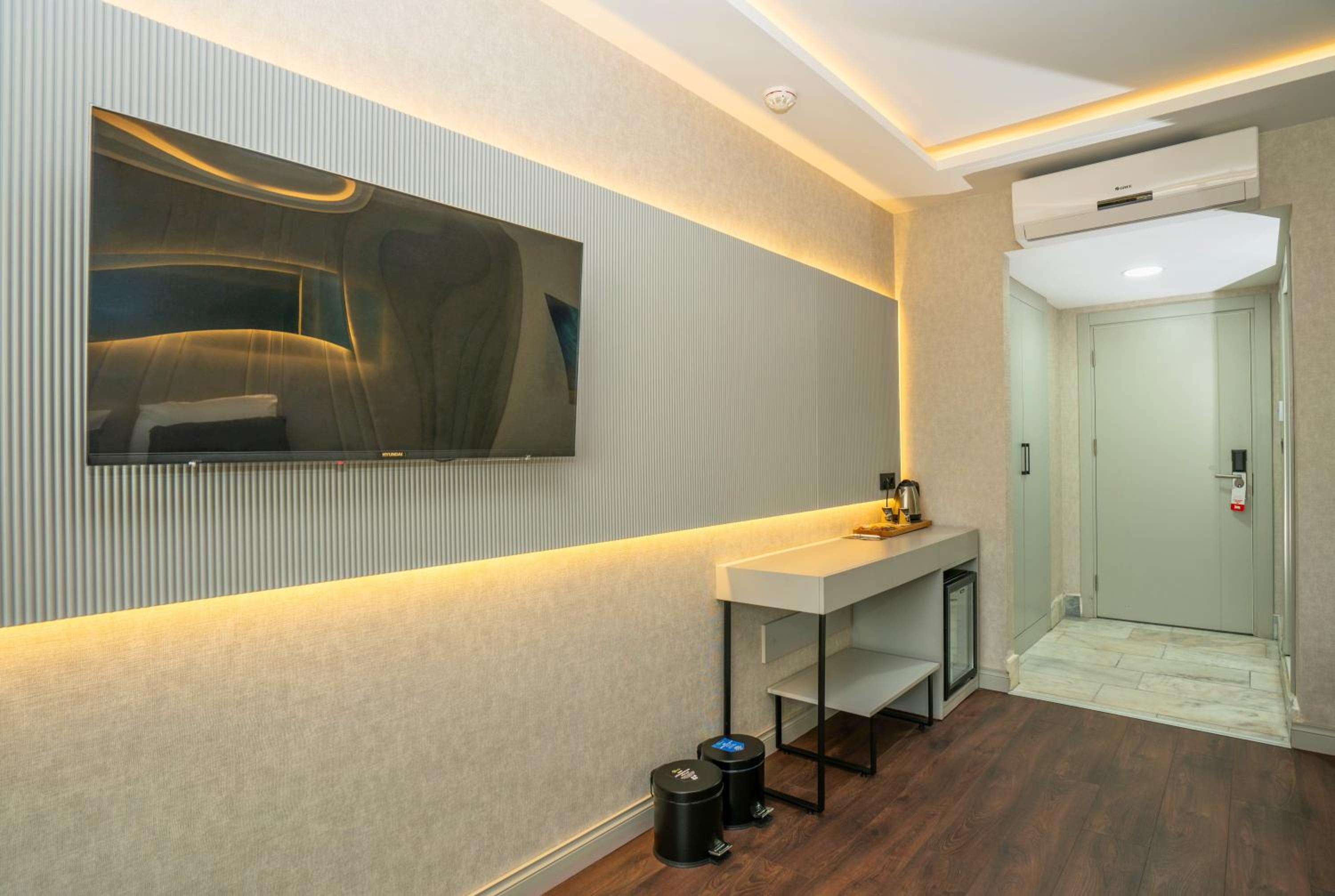 Standard Twin Room - Photo 6