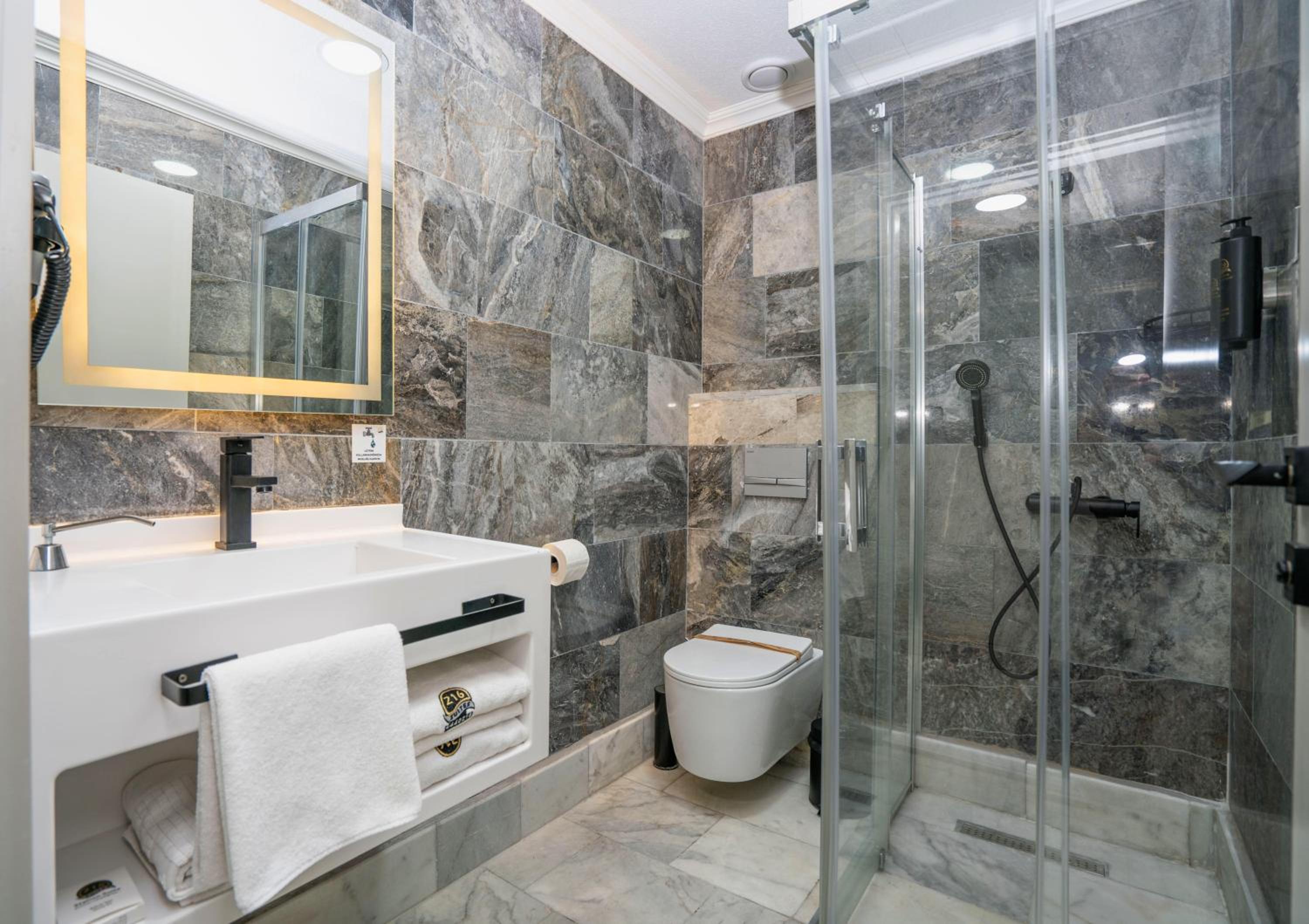 Standard Twin Room - Photo 4