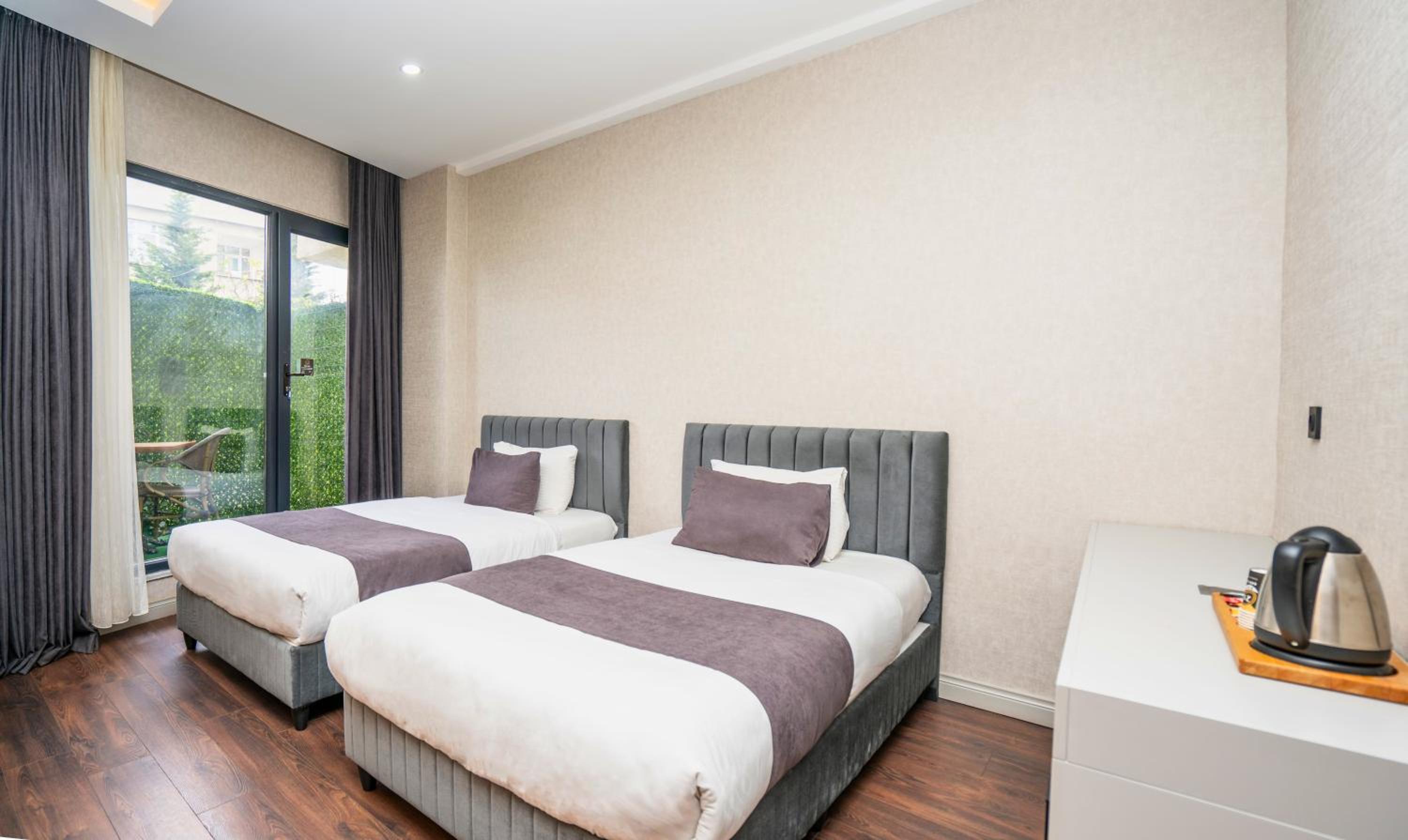 Superior Quadruple Room - Photo 11