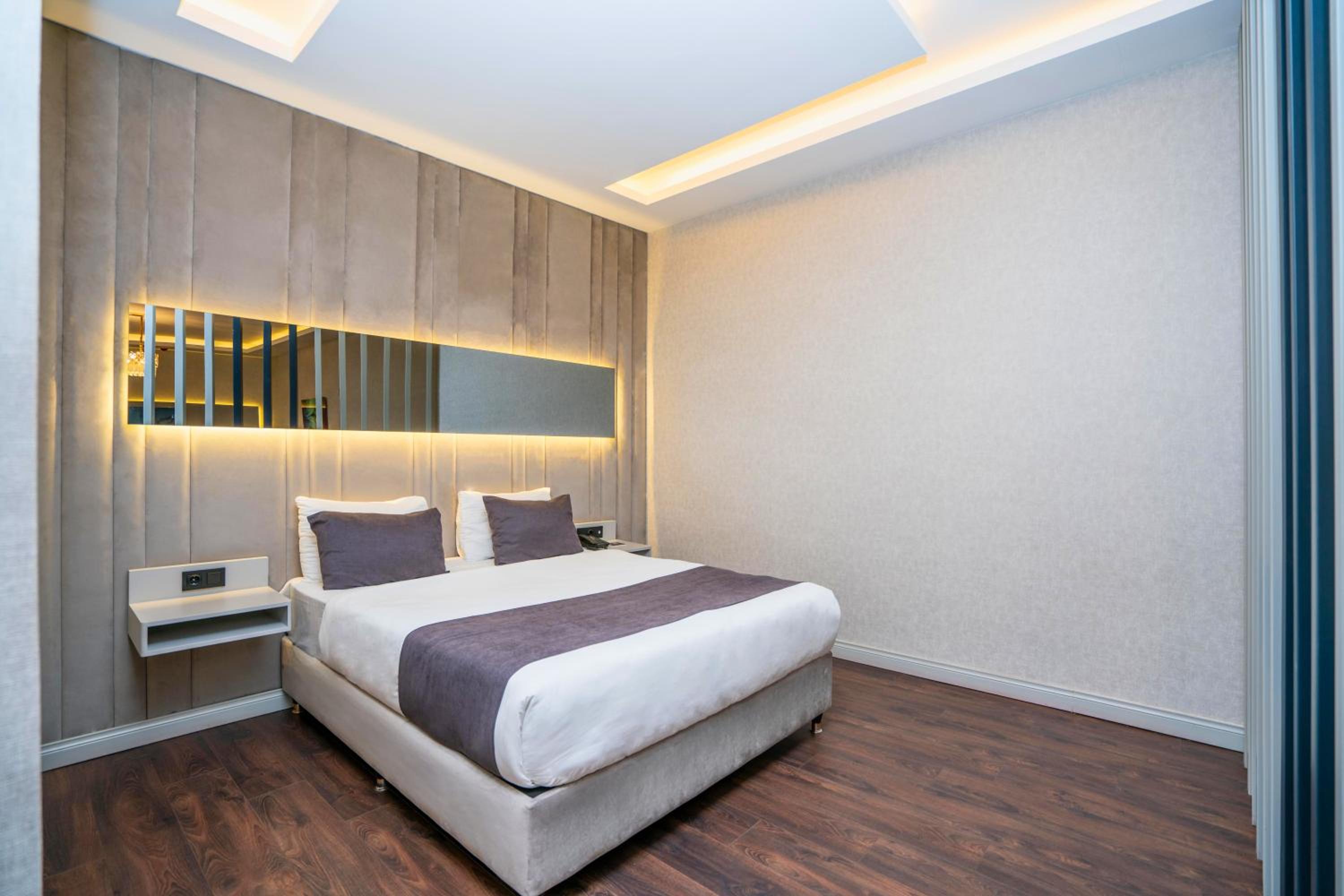 Superior Quadruple Room - Photo 8
