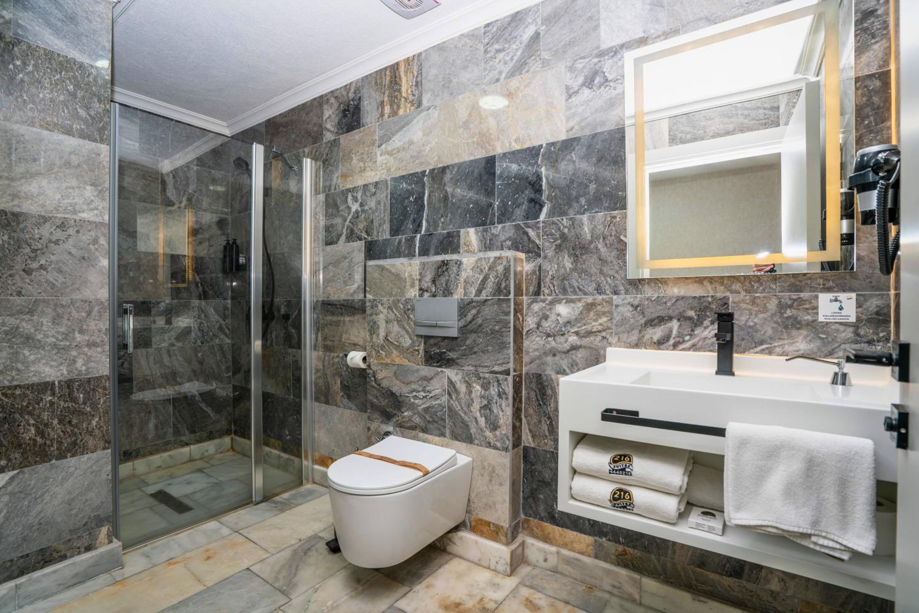 Superior Quadruple Room - Photo 3