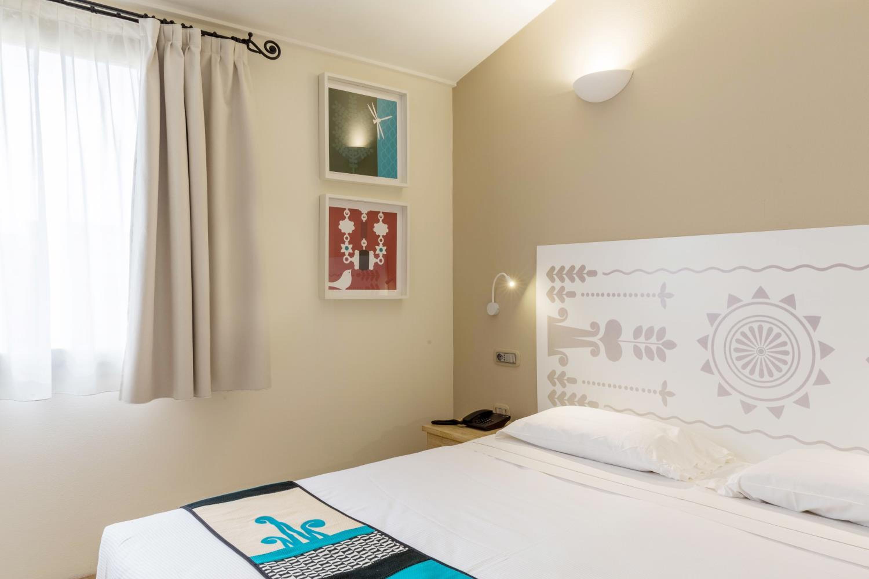 Superior Double or Twin Room - Photo 7