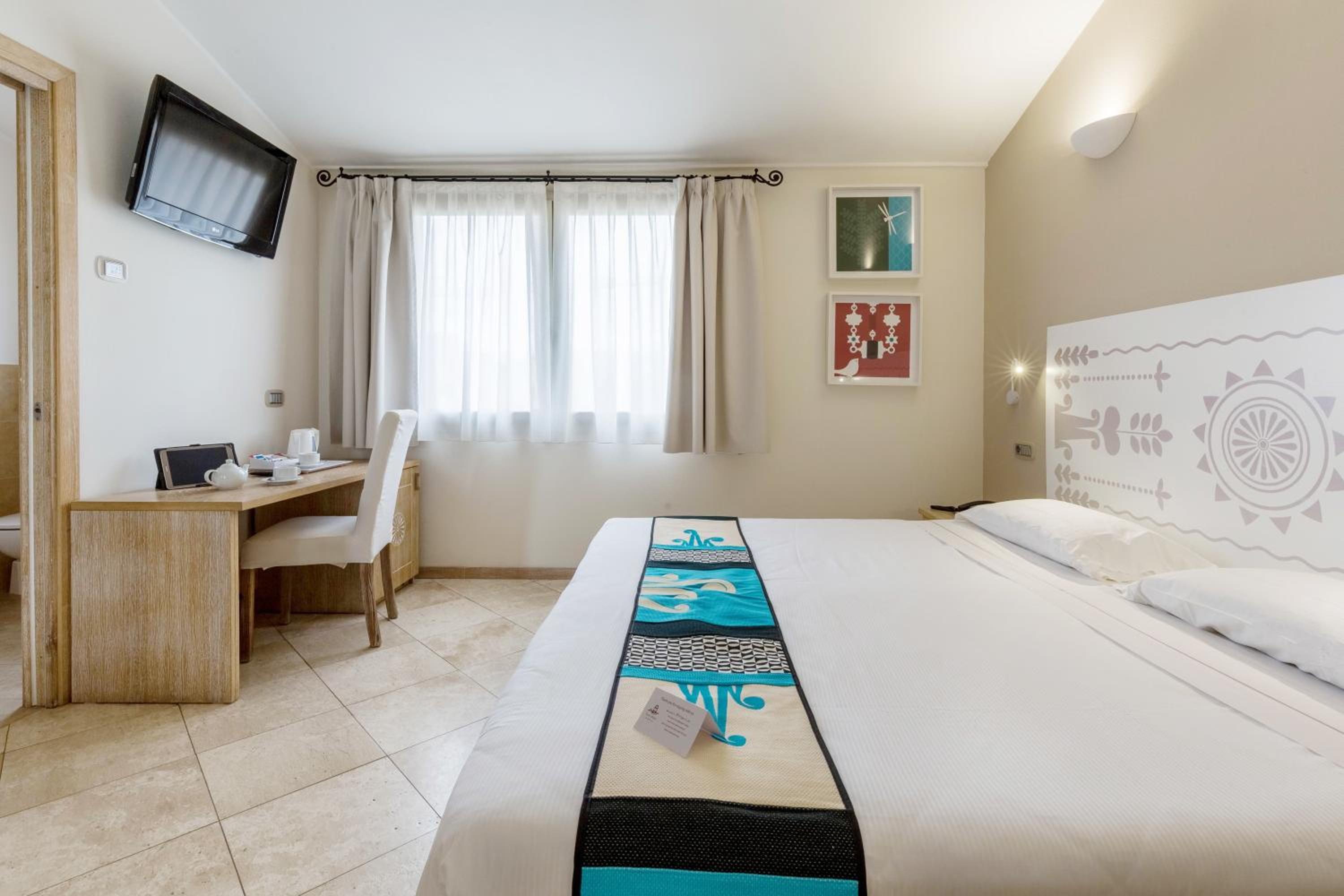 Superior Double or Twin Room - Photo 6