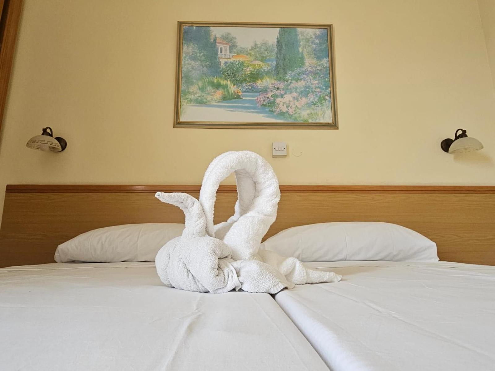 Doppel- oder Zweibettzimmer mit Blick ins Landesinnere