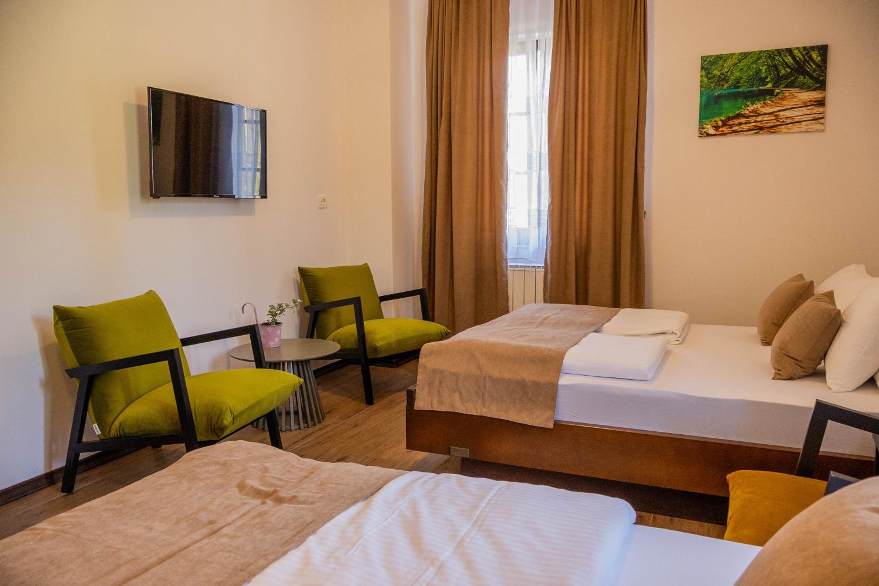 Deluxe King Room photo 1