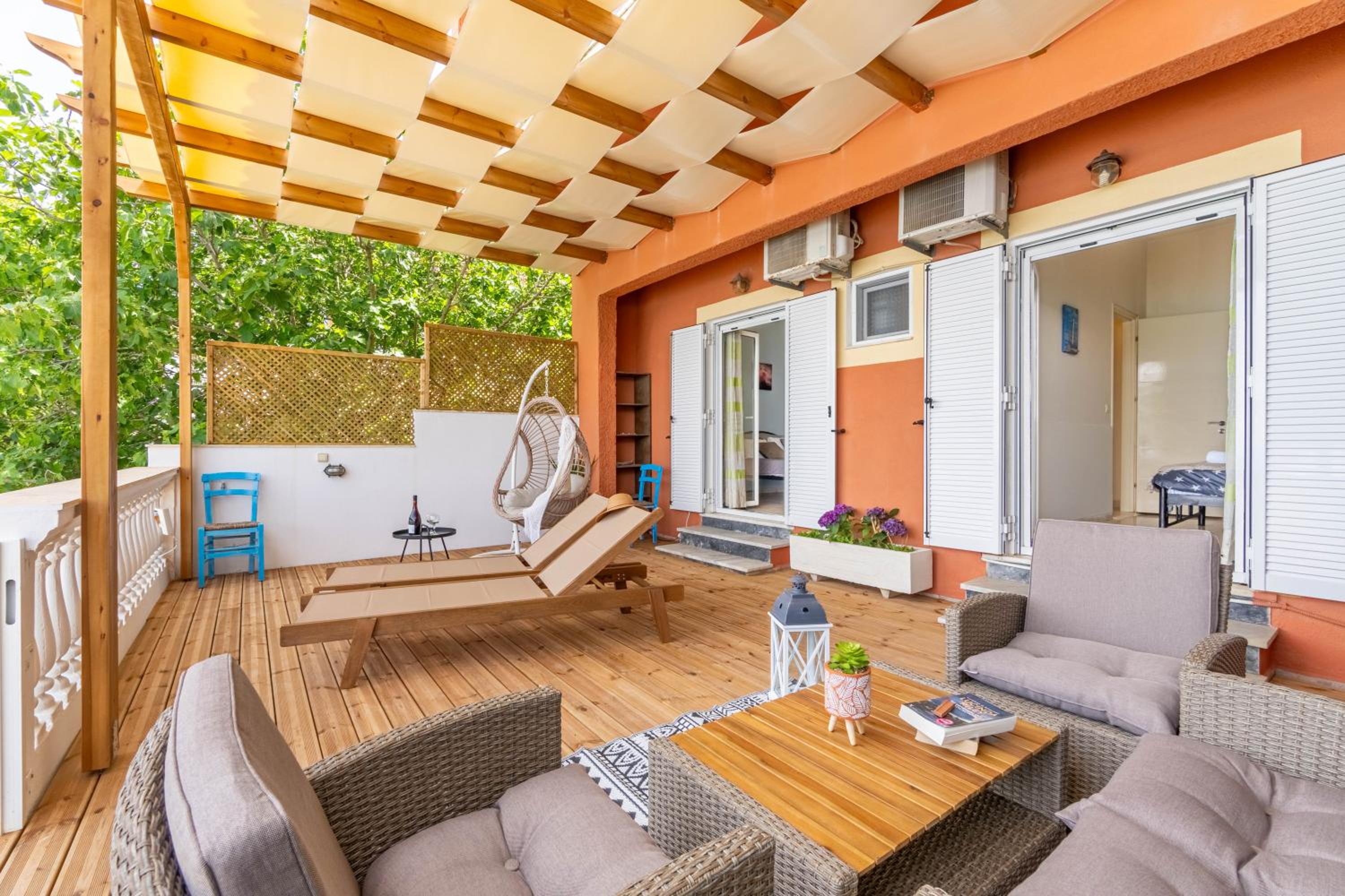 Two-Bedroom Deluxe Apartment with Ocean View photo 2