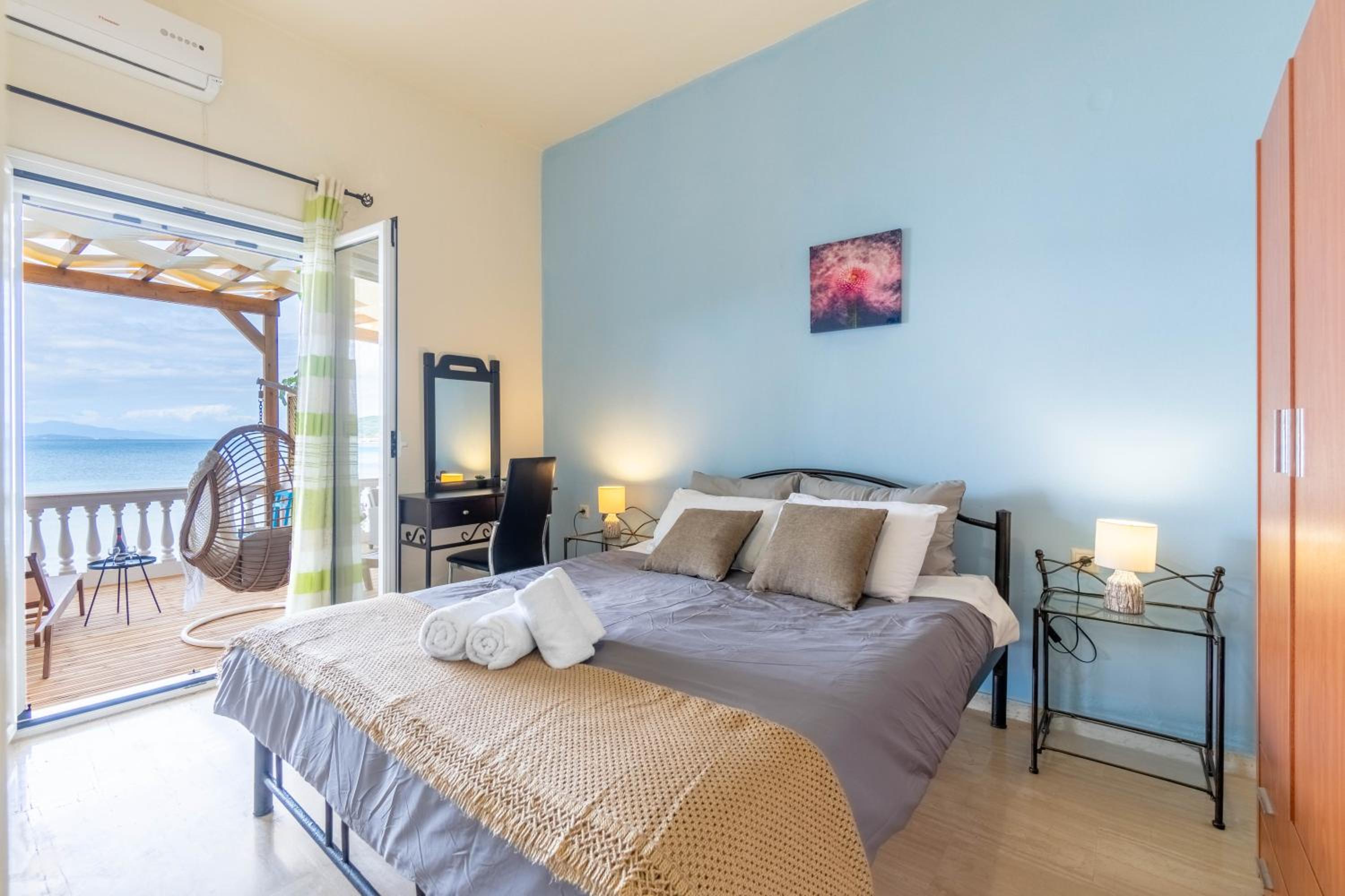 Two-Bedroom Deluxe Apartment with Ocean View photo 1