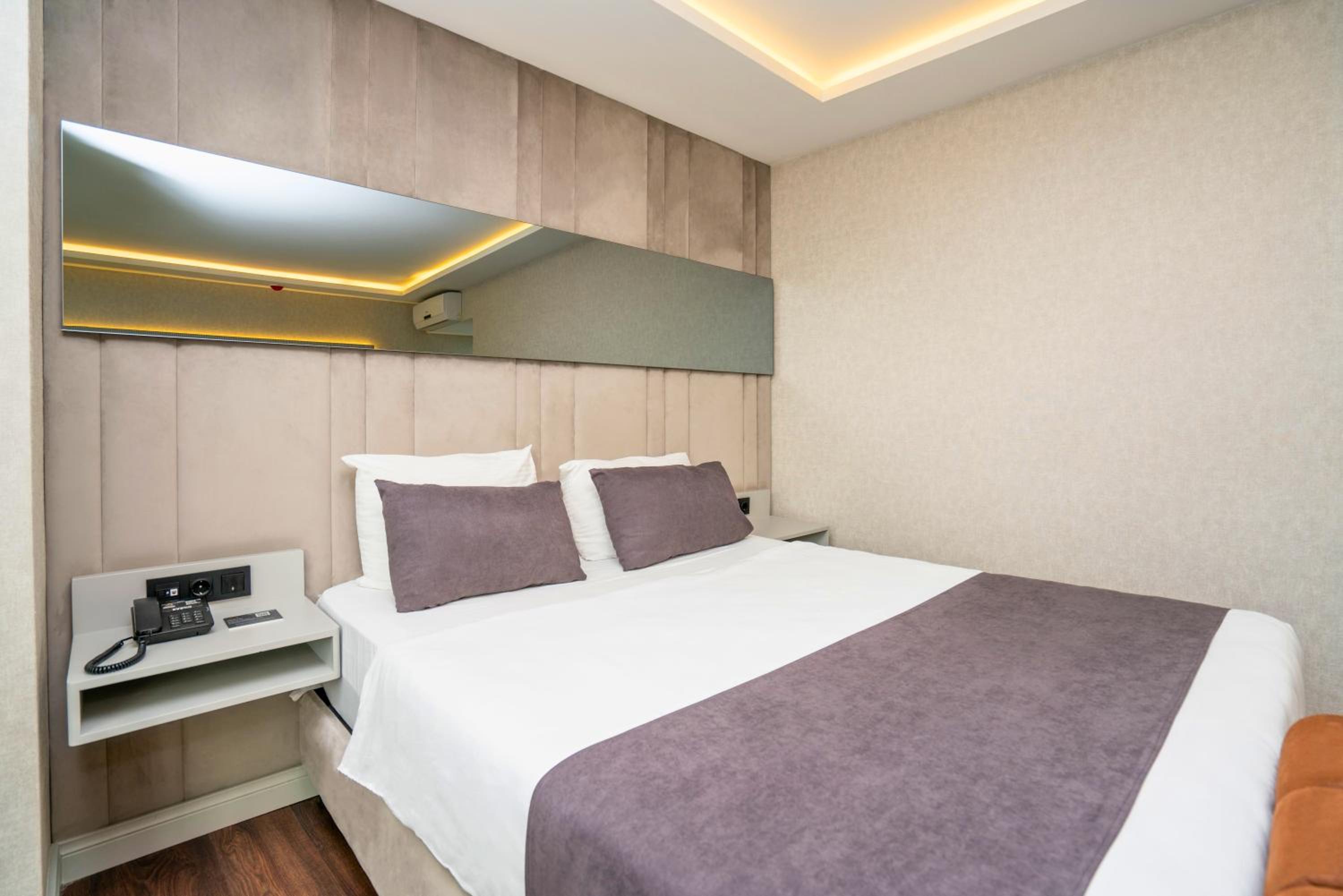 Deluxe Double Room - Photo 5
