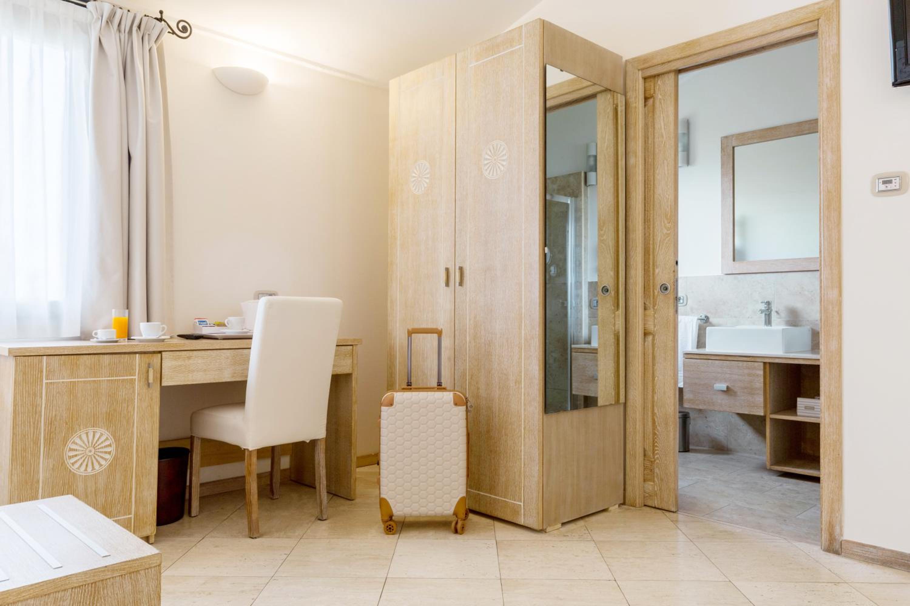 Triple Room - Photo 14