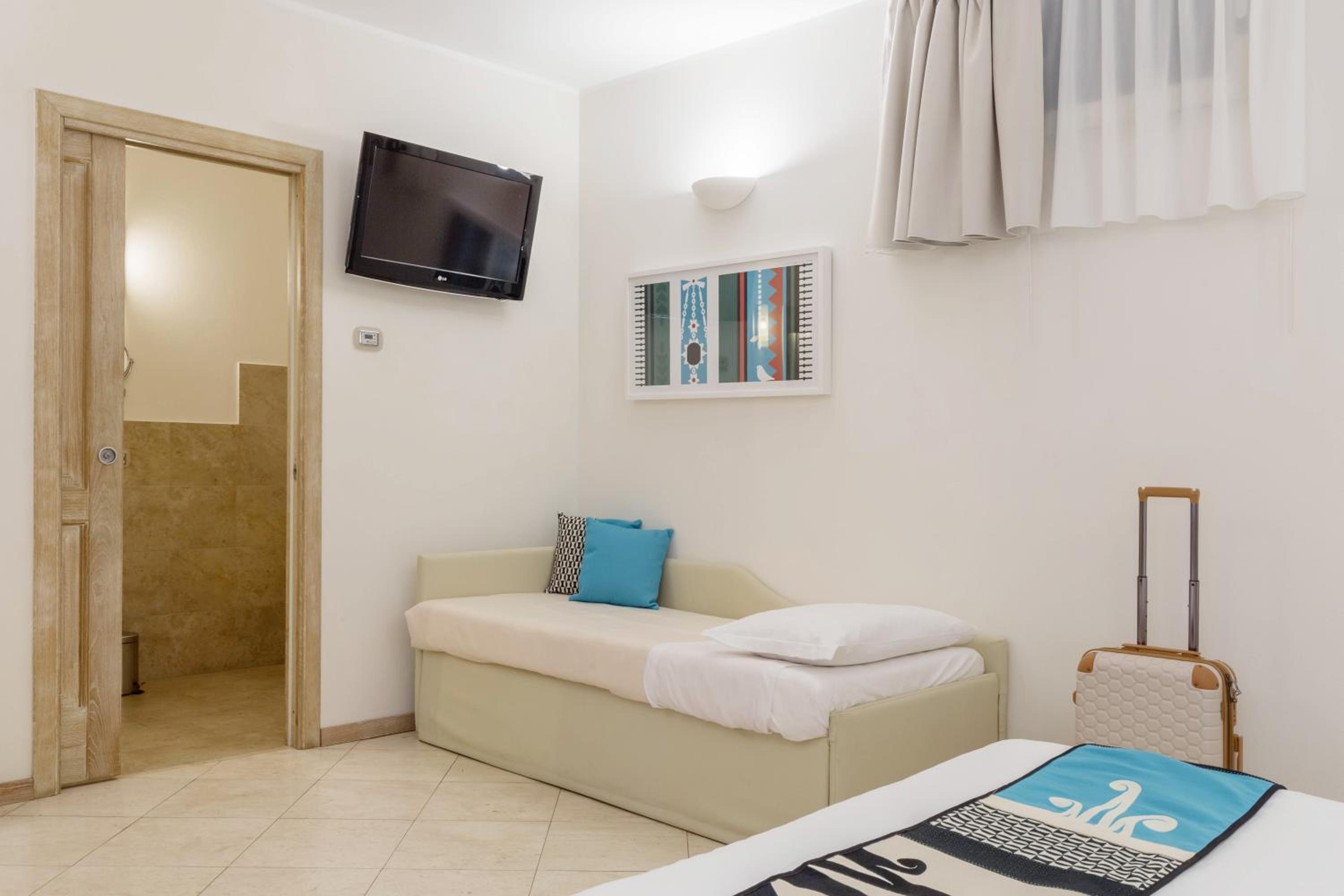 Triple Room - Photo 10