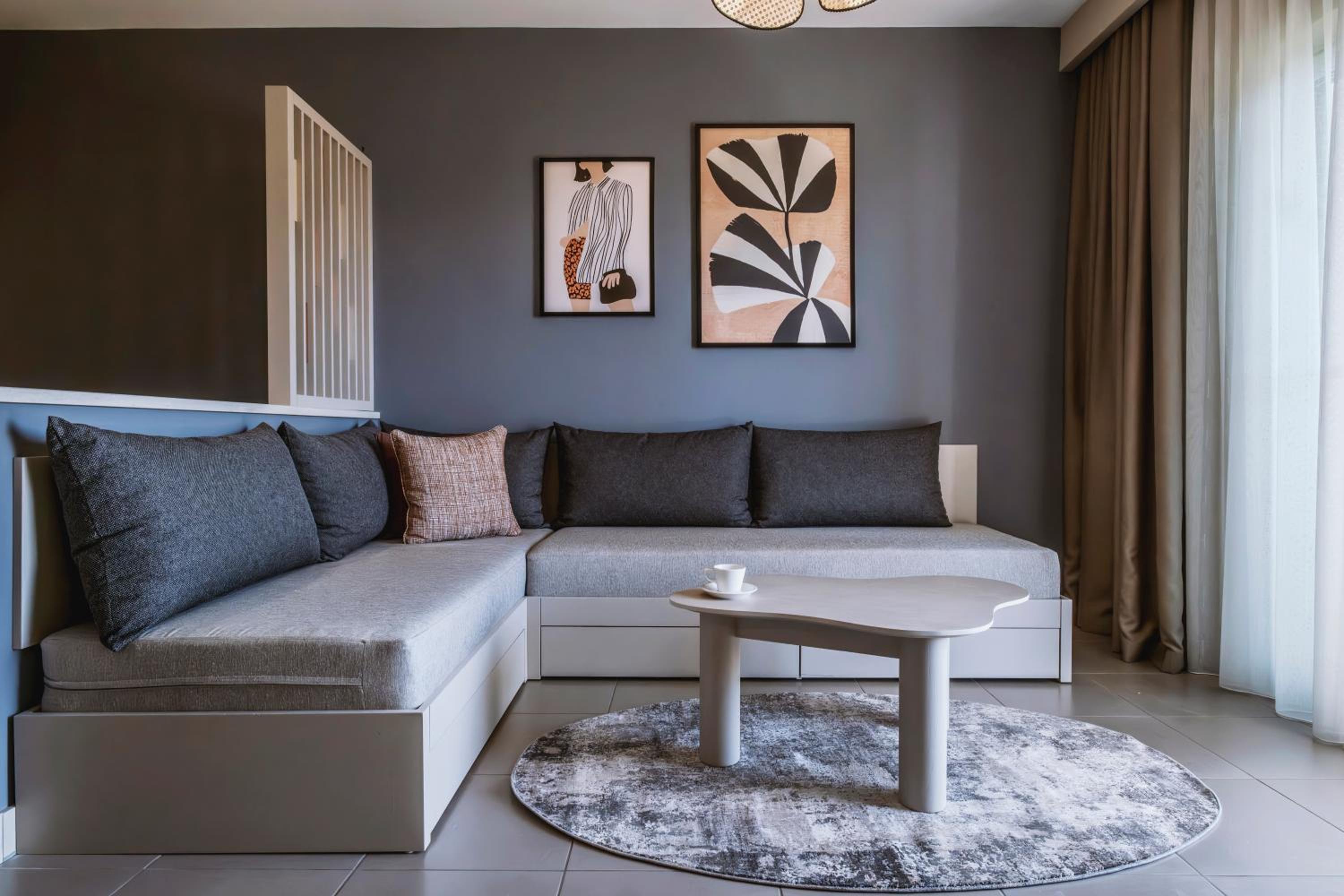 Deluxe Suite (2 Adult + 2 Children)