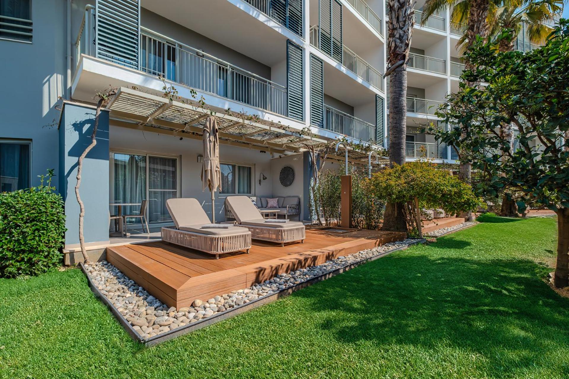 Deluxe Suite with Relax Garden Terrace photo 2