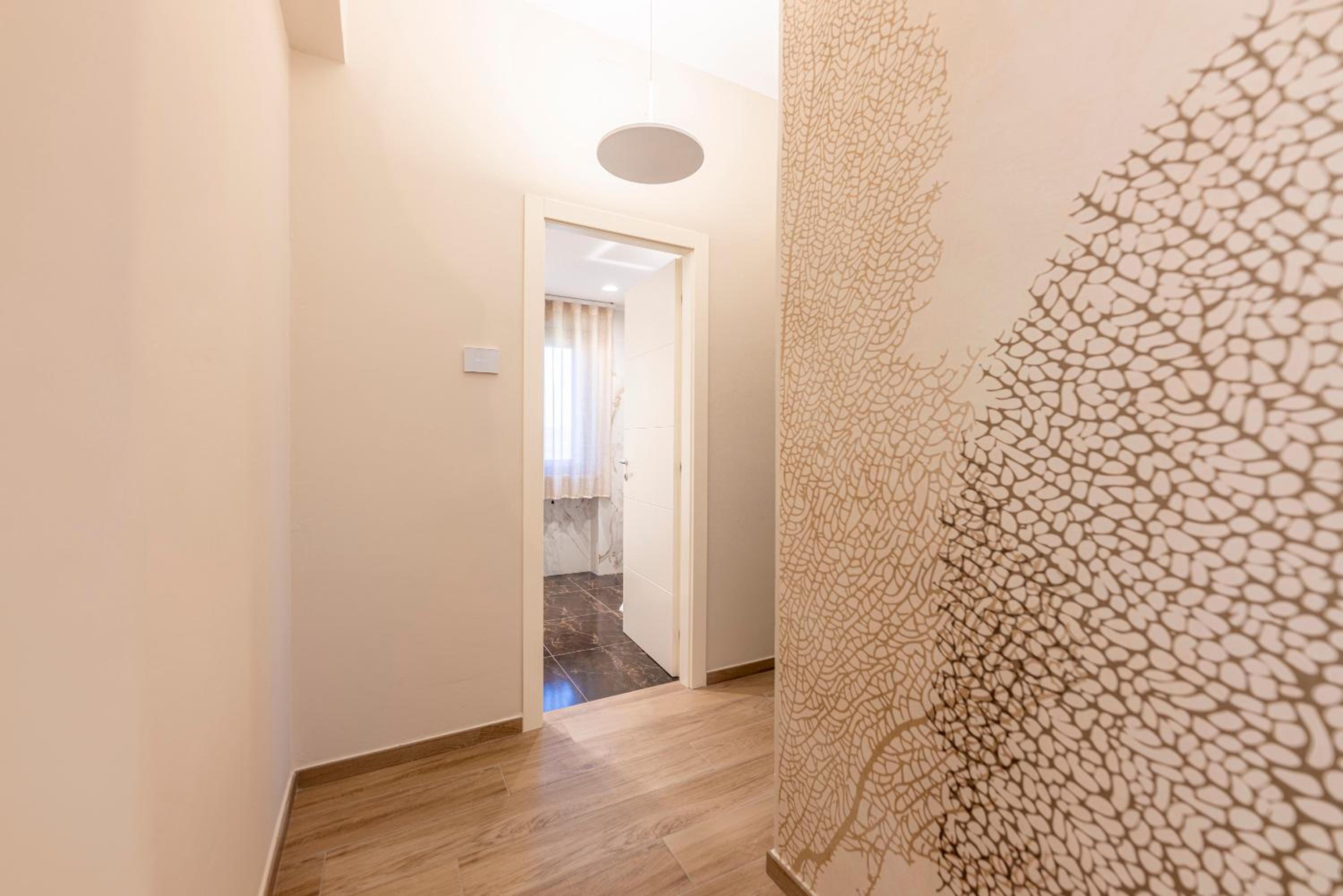 Executive Suite - Photo 1