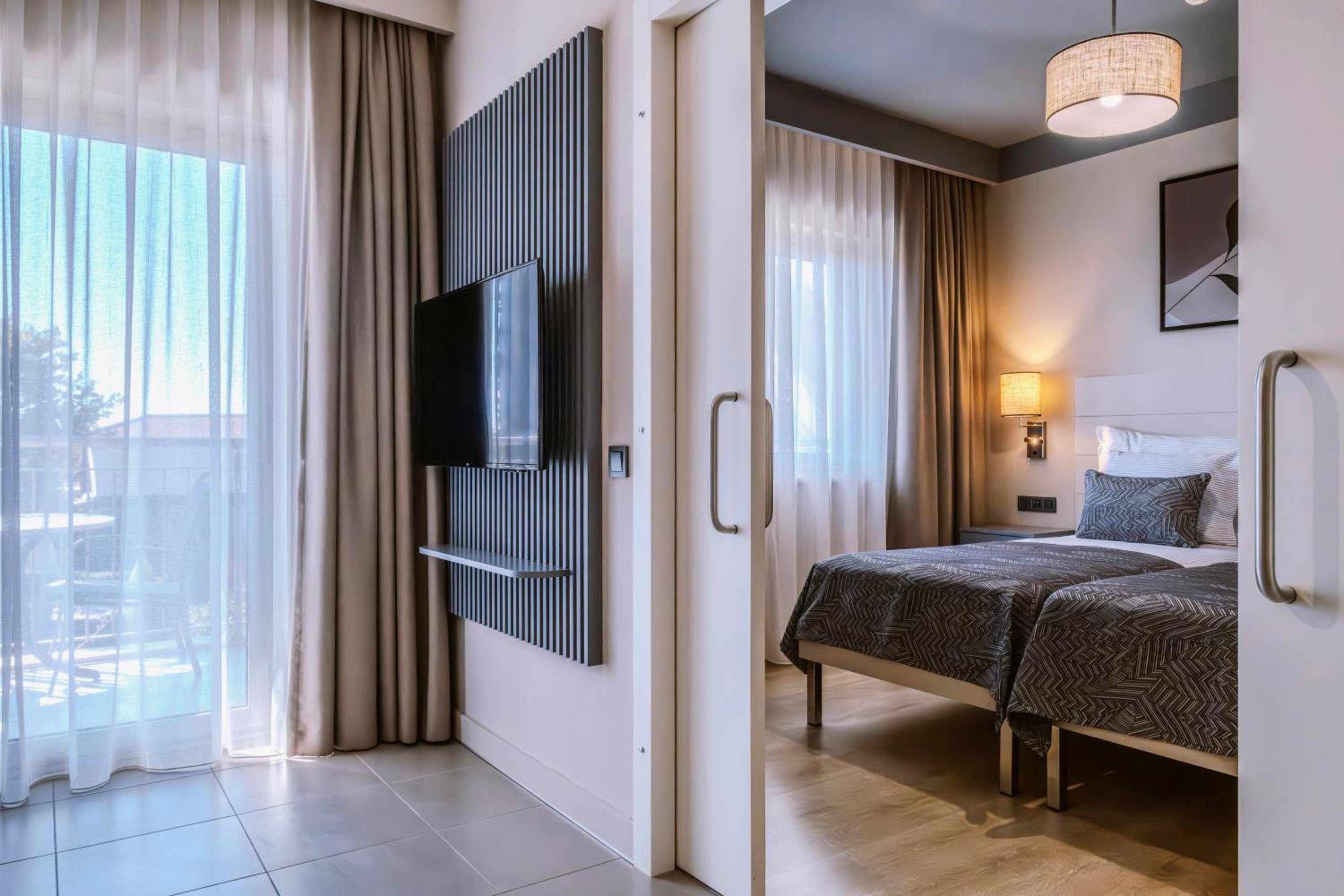 2 Bedroom Deluxe Suite