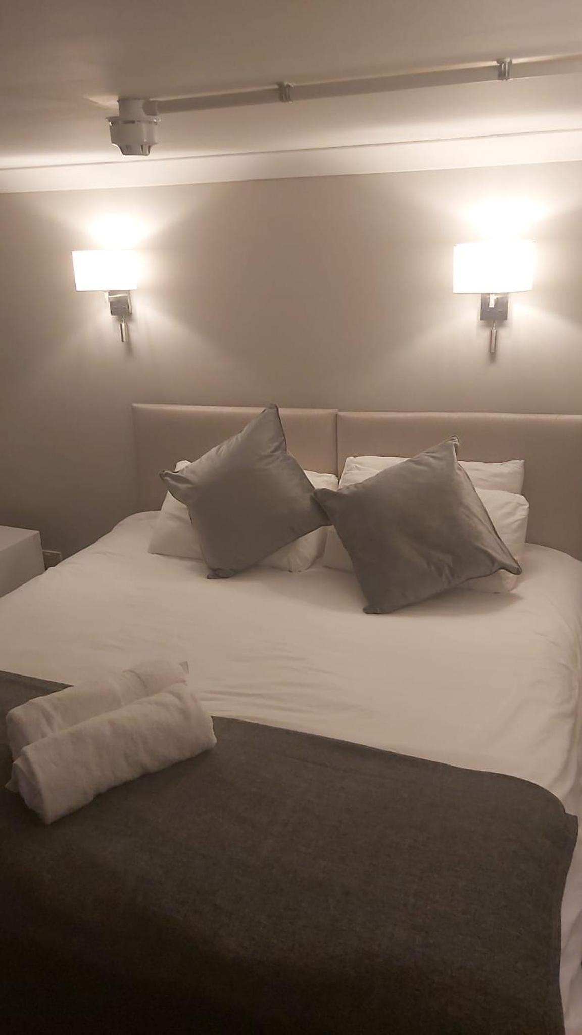 Budget Double Room photo 2