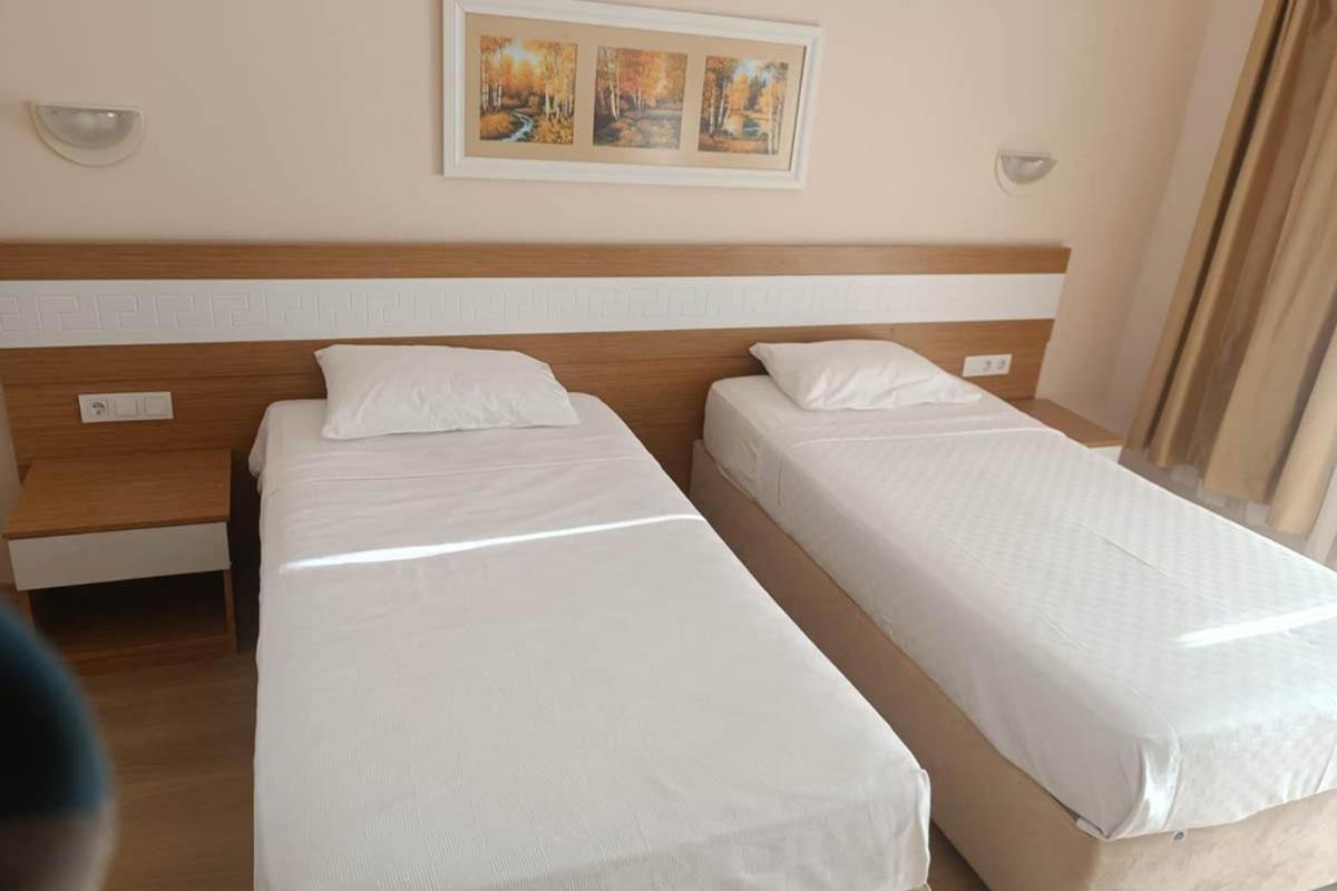 Standard Double or Twin Room - Photo 1