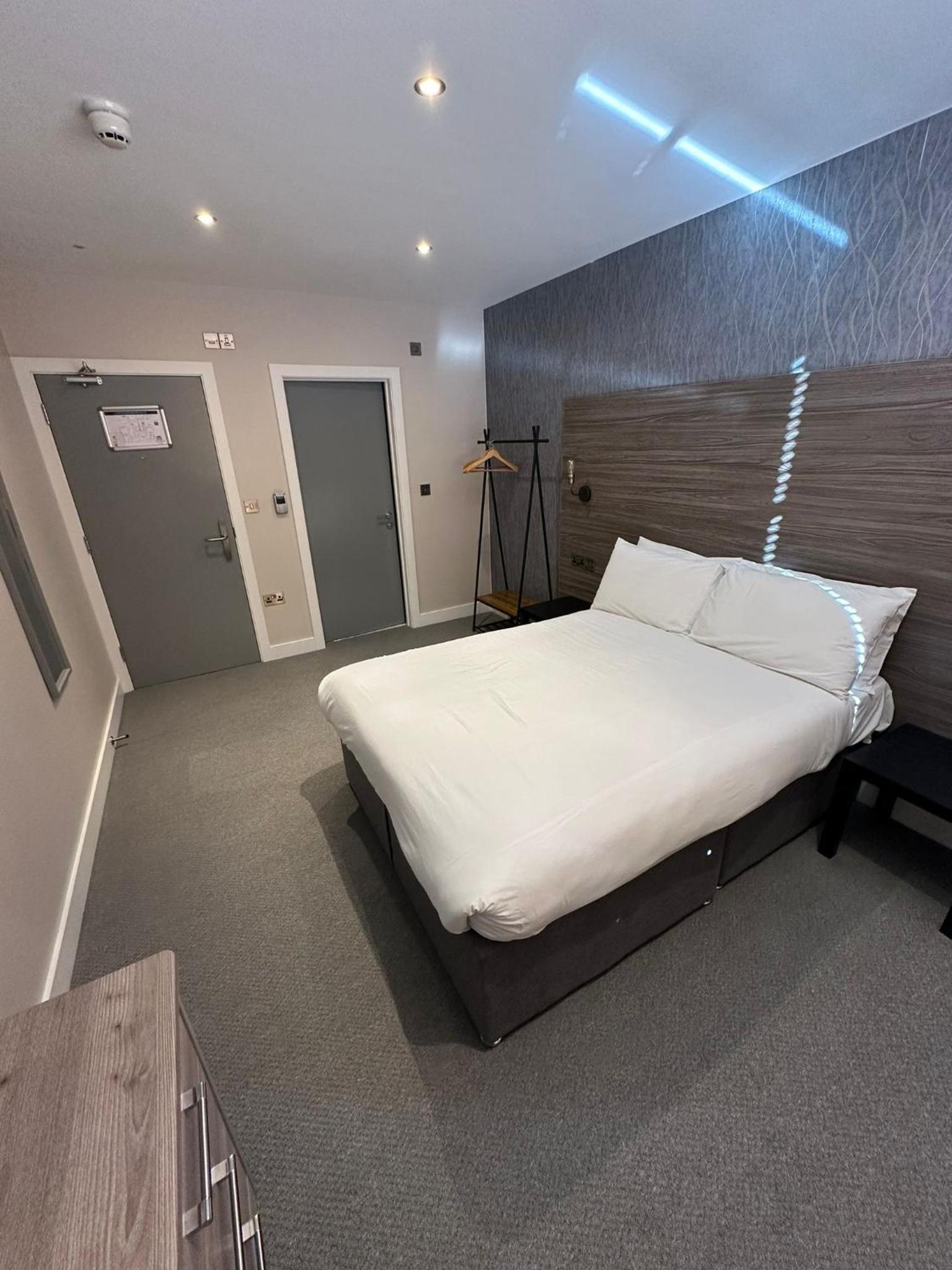Deluxe Double Room (1 adult + 1 child) - Photo 2