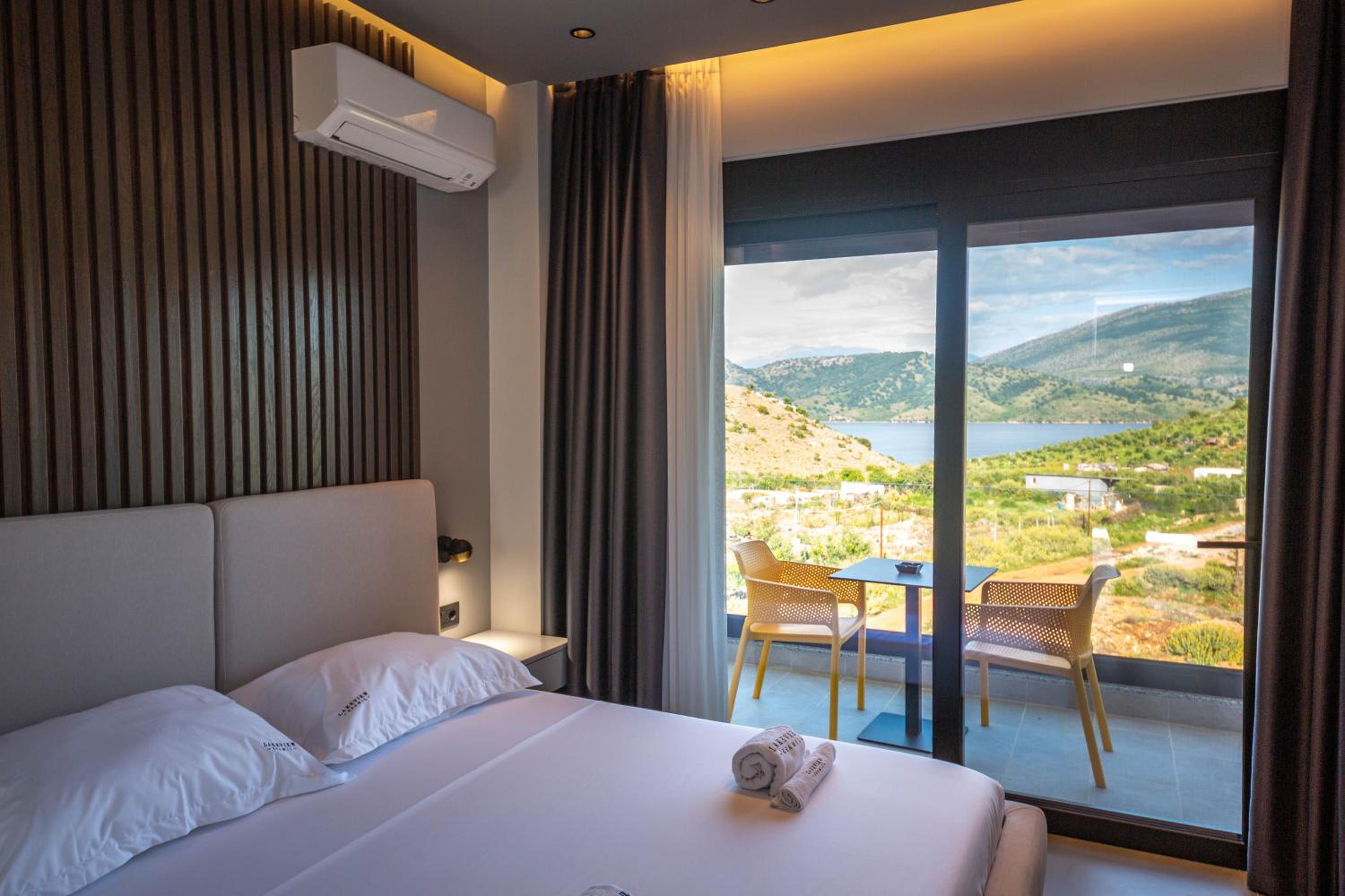 Double Room with Lake View