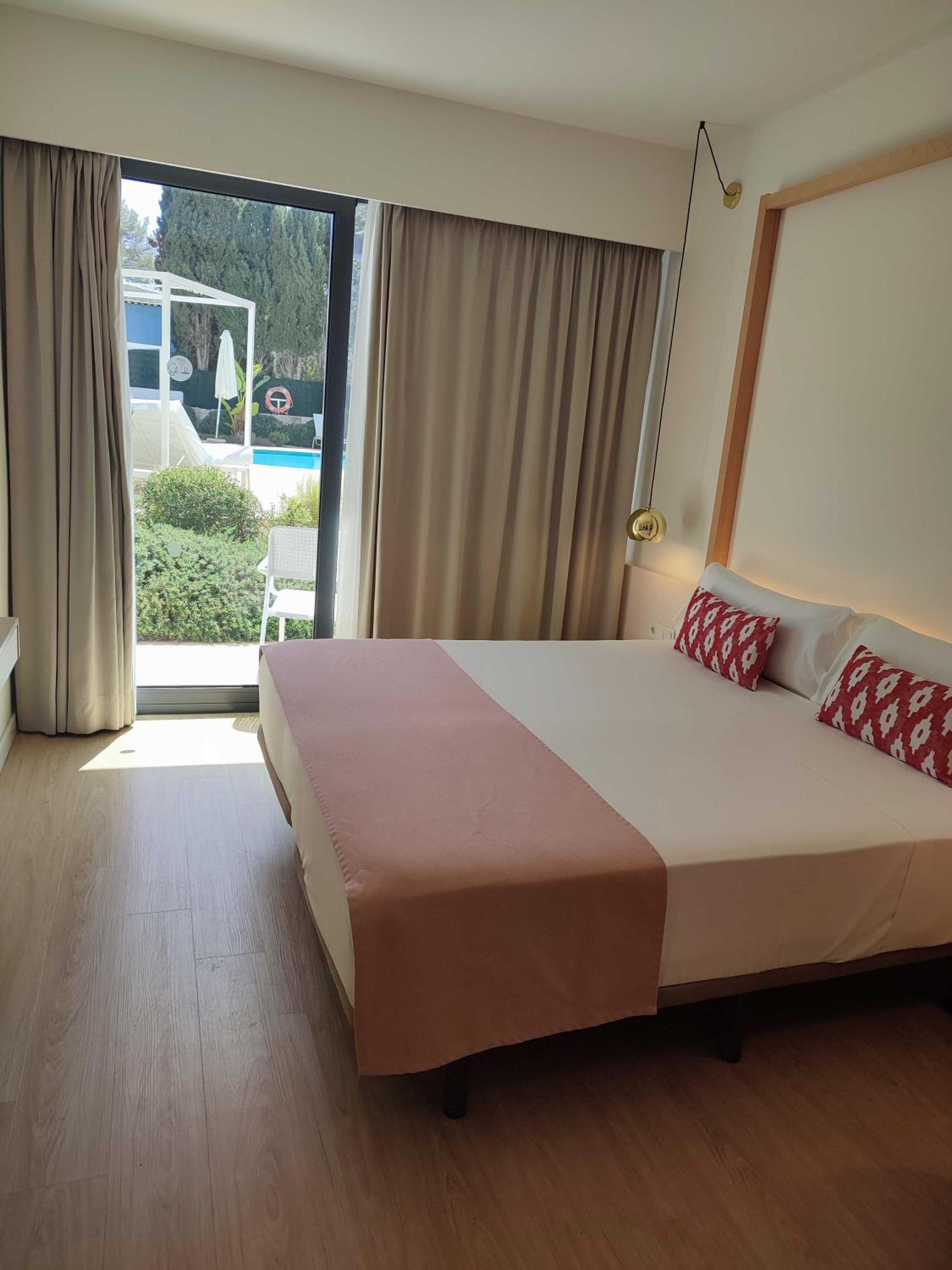 Double Room with Garden View - Photo 15