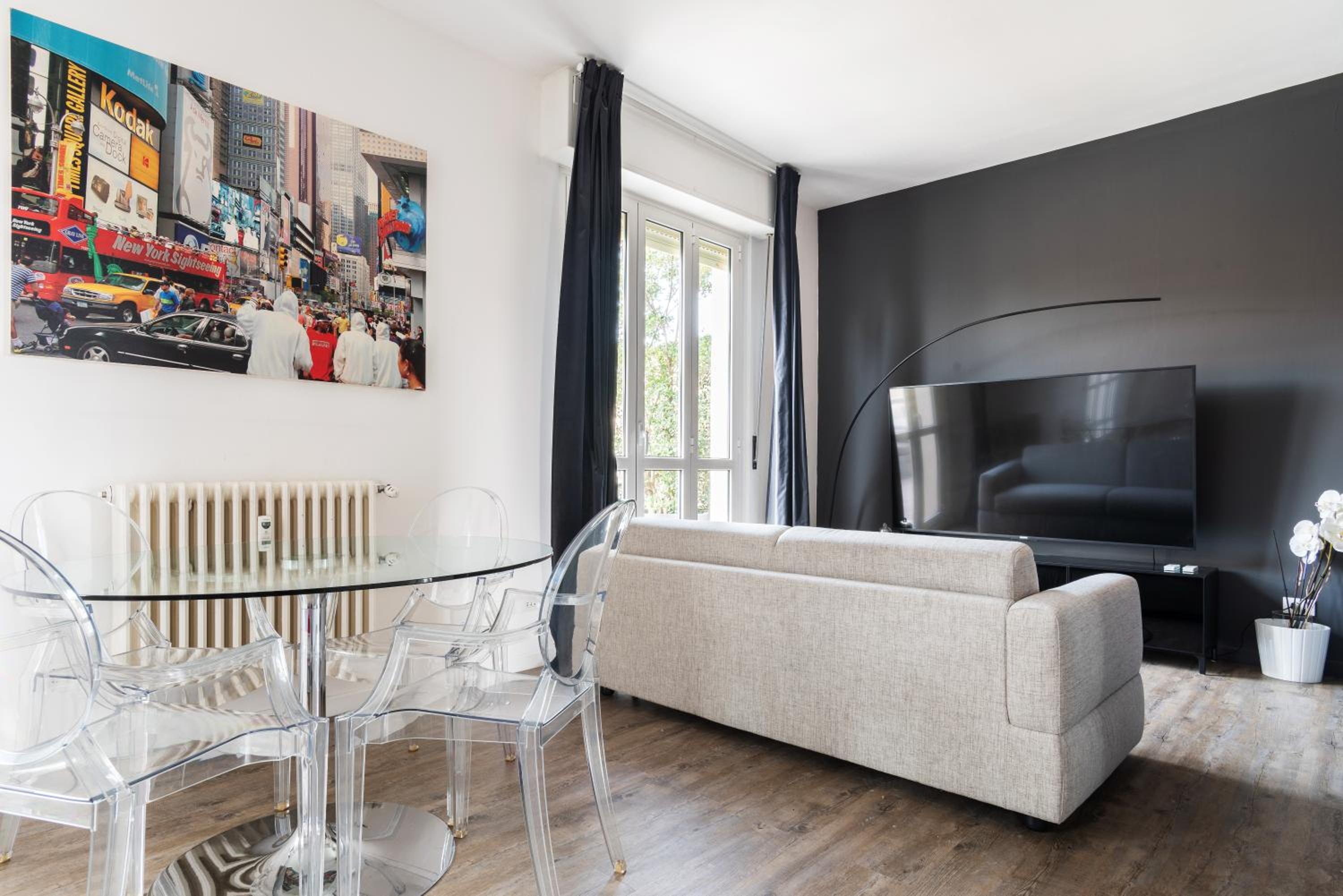 One-Bedroom Apartment