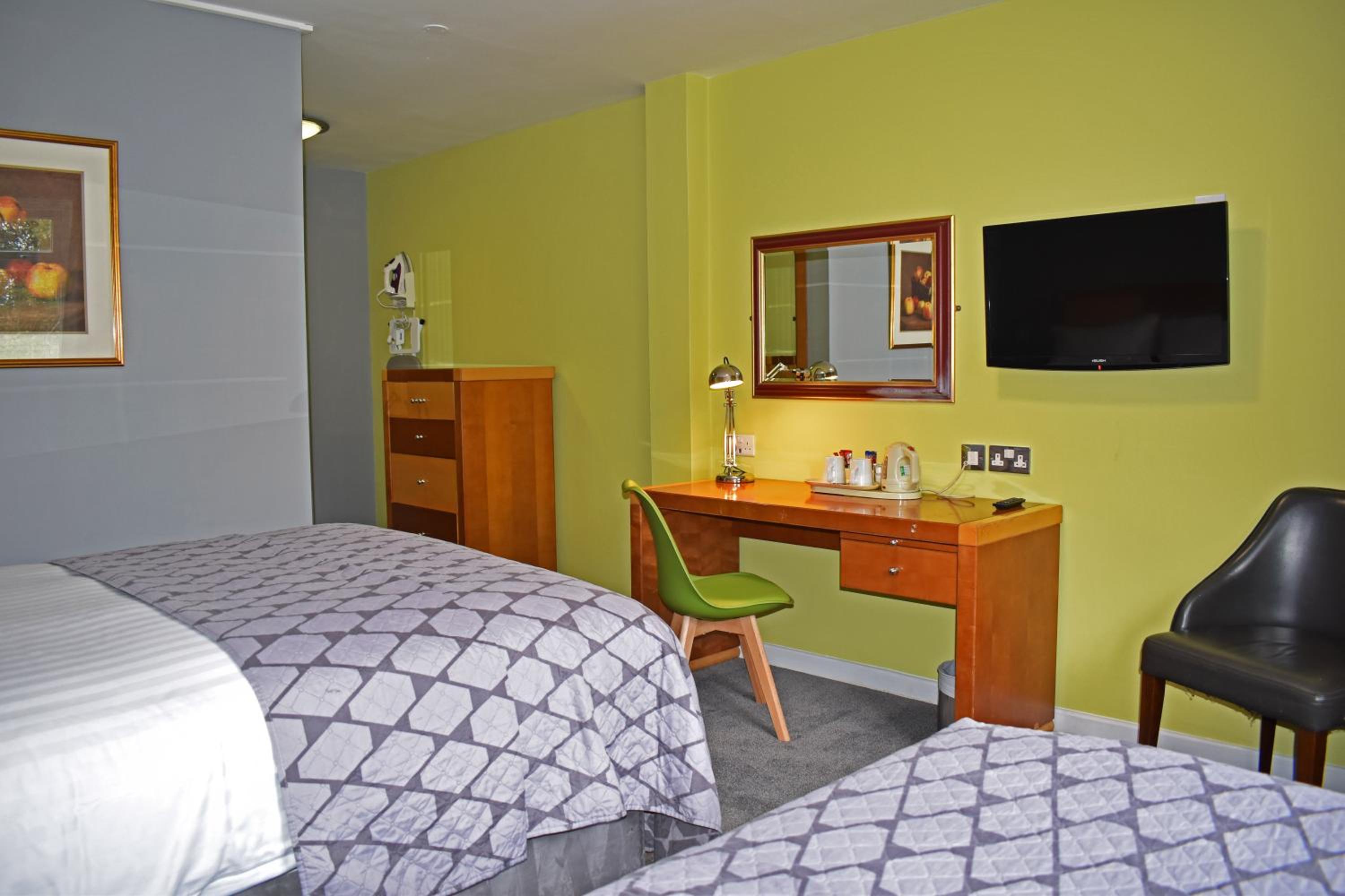 Business Twin Room - Photo 4