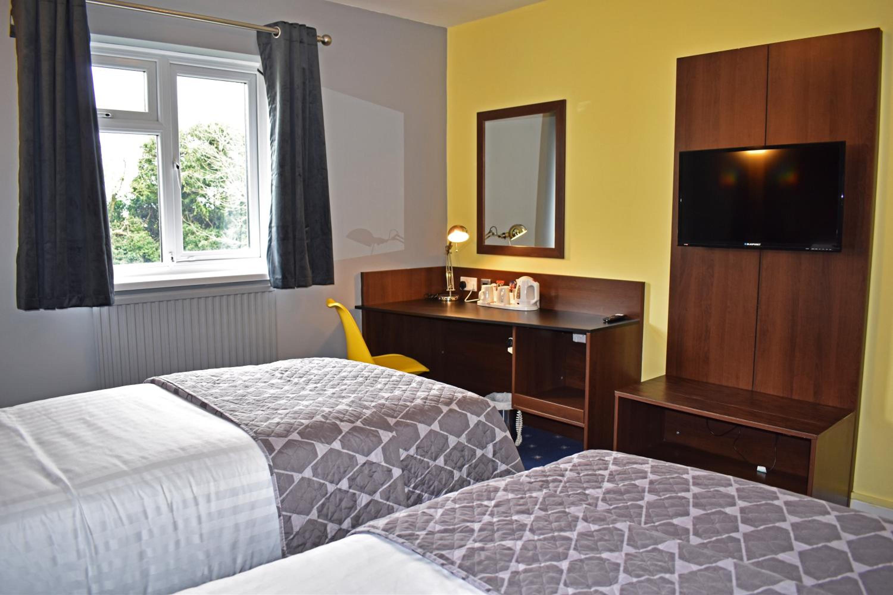Business Twin Room - Photo 5