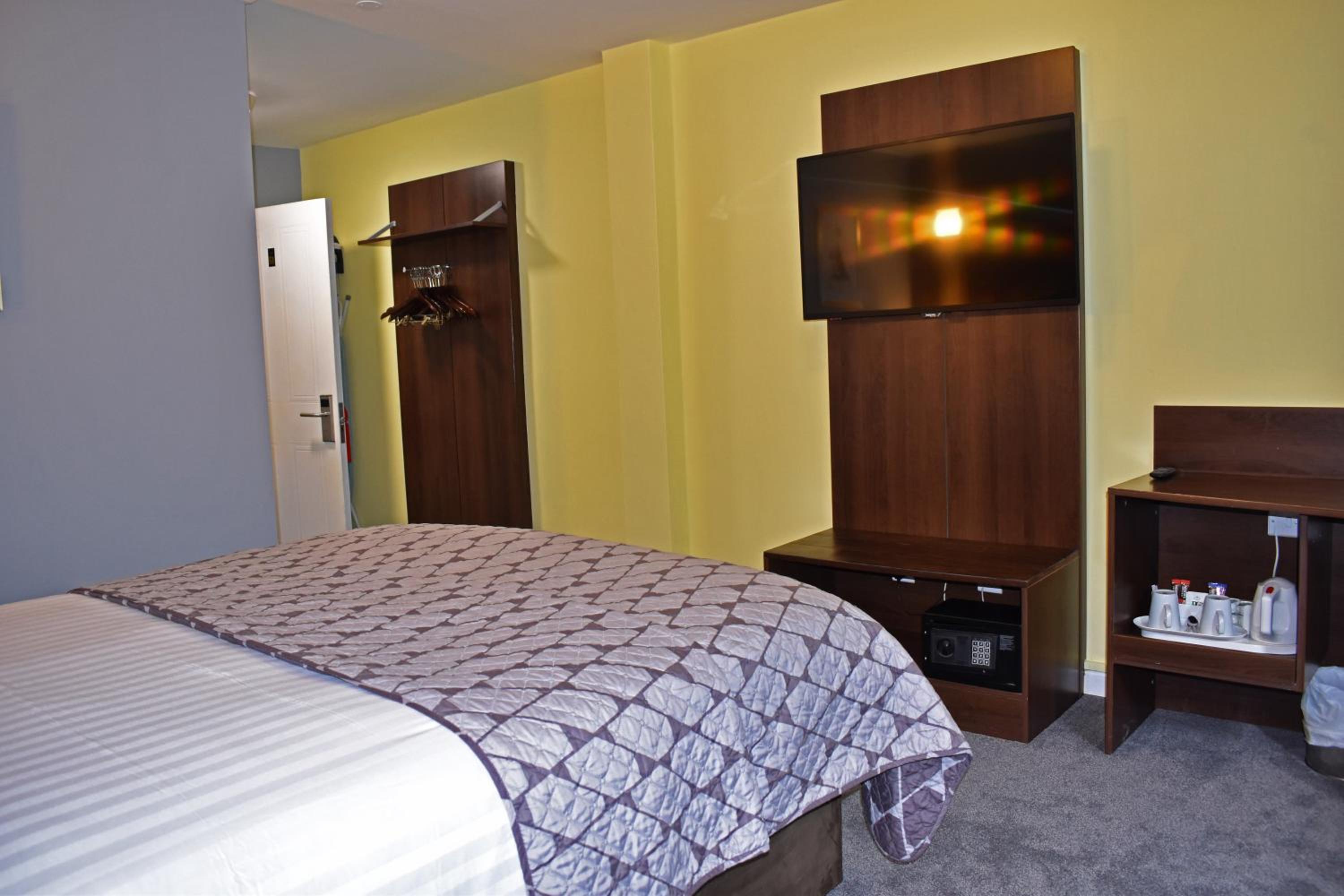Business Double Room - Photo 8