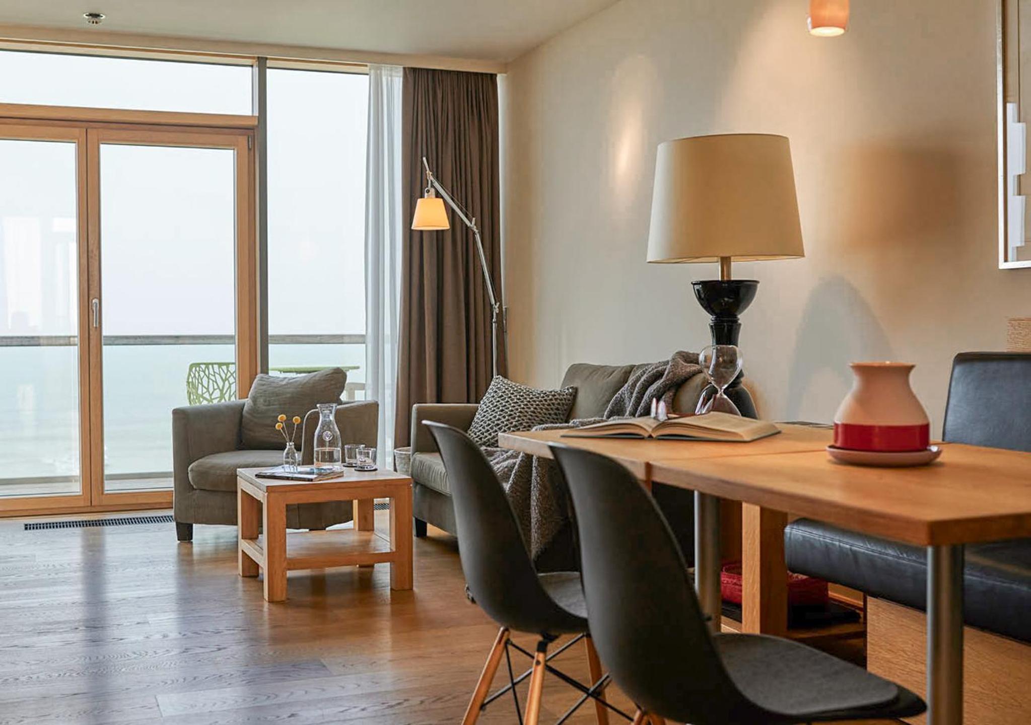 Penthouse on the panorama floor facing the sea - Wittehuus