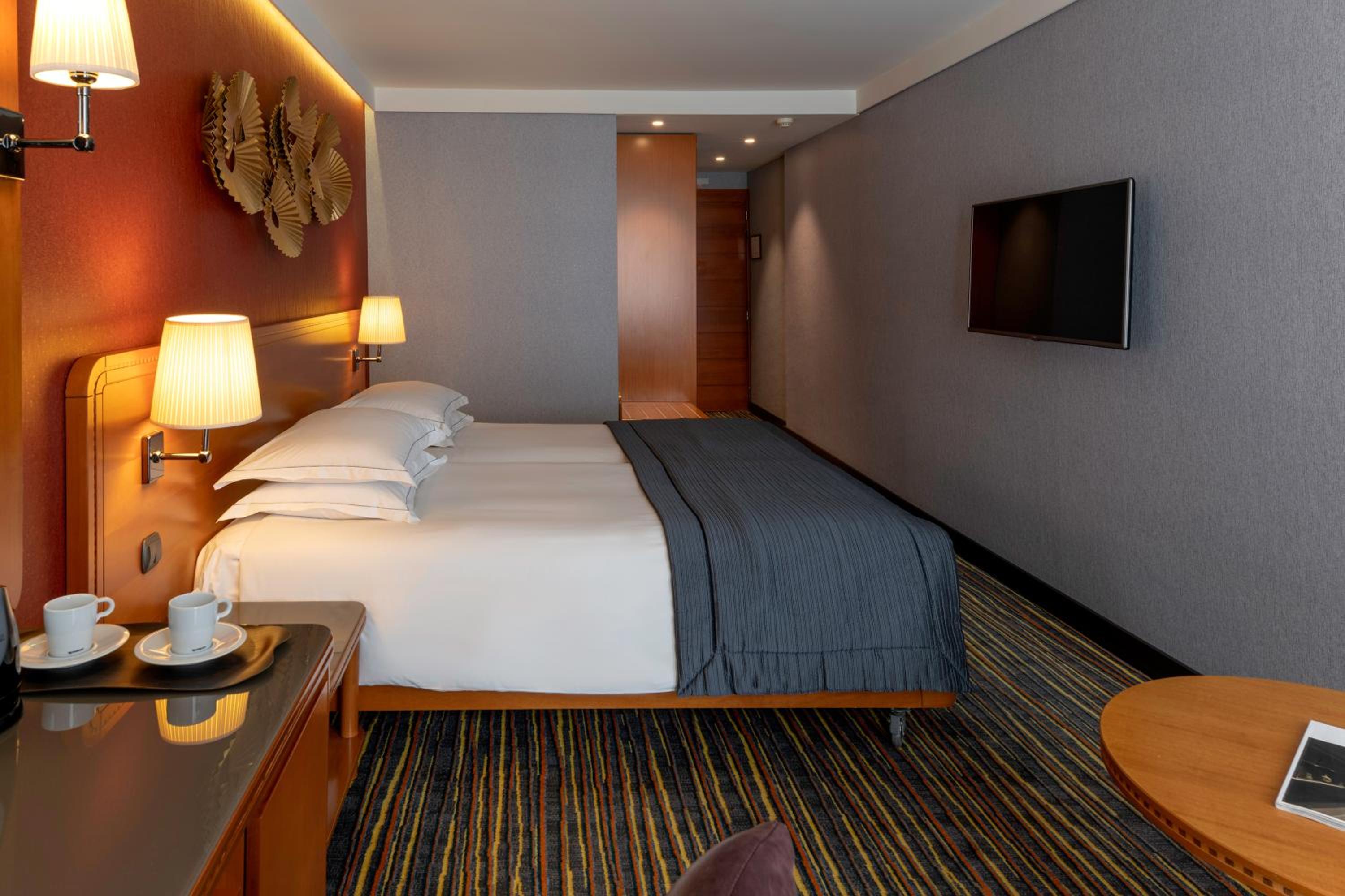 Classic Double or Twin Room - Photo 7
