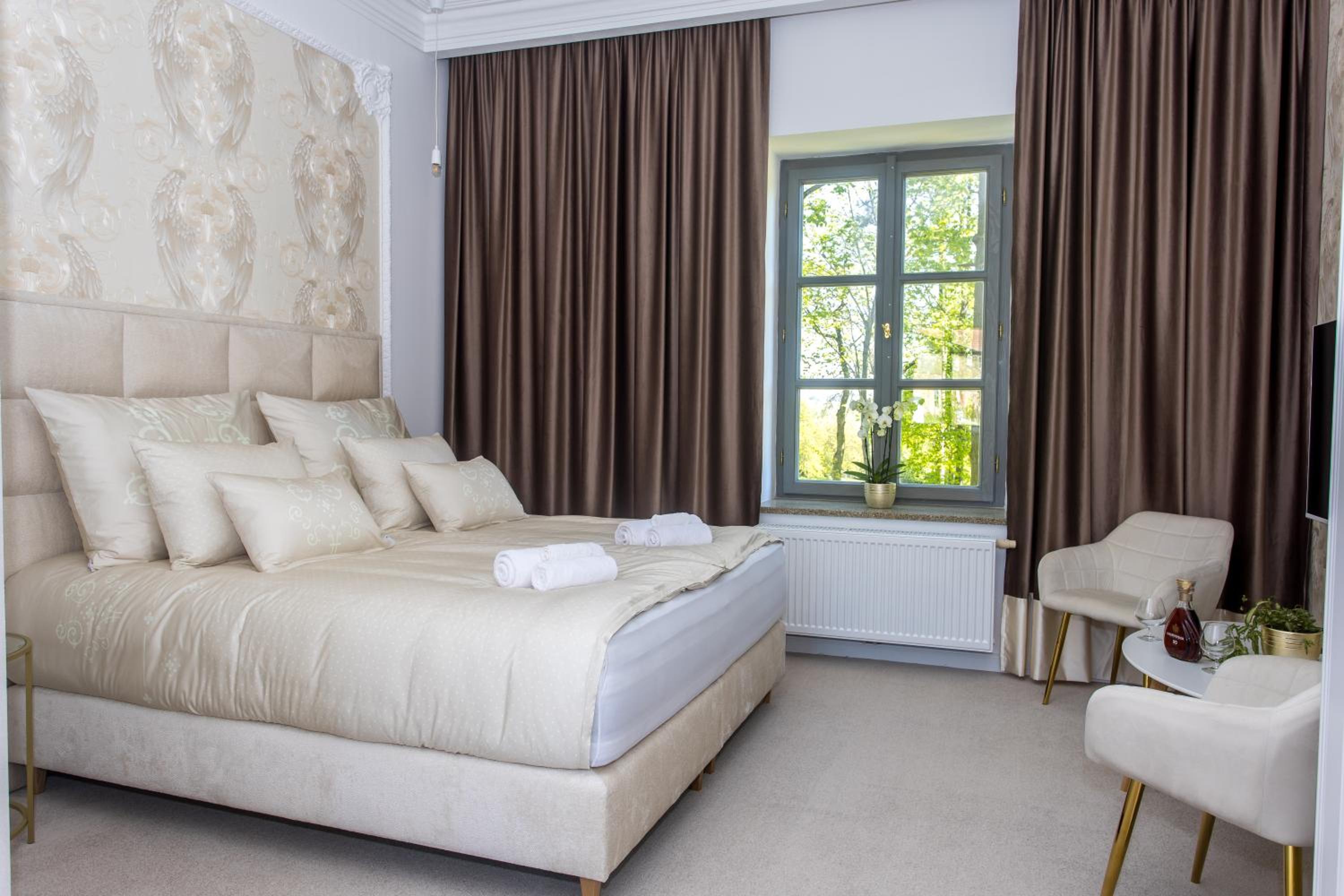 Double Room with Extra Bed photo 3