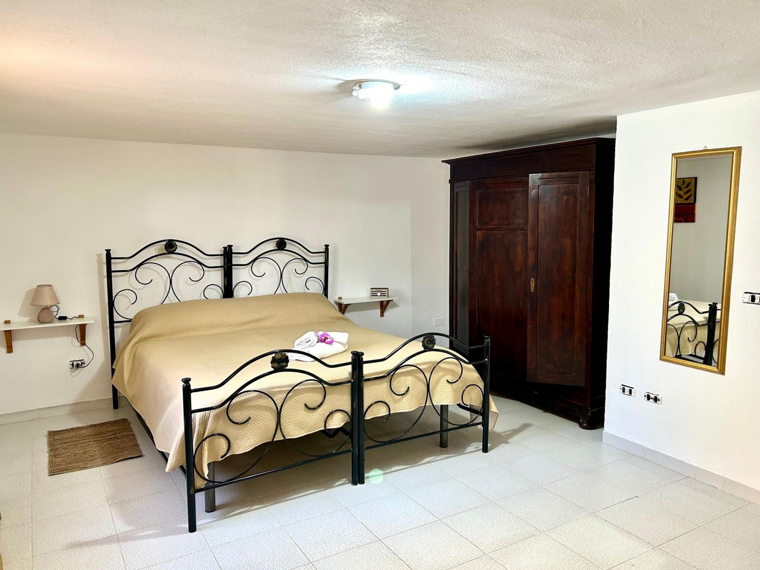 One-Bedroom House photo 1