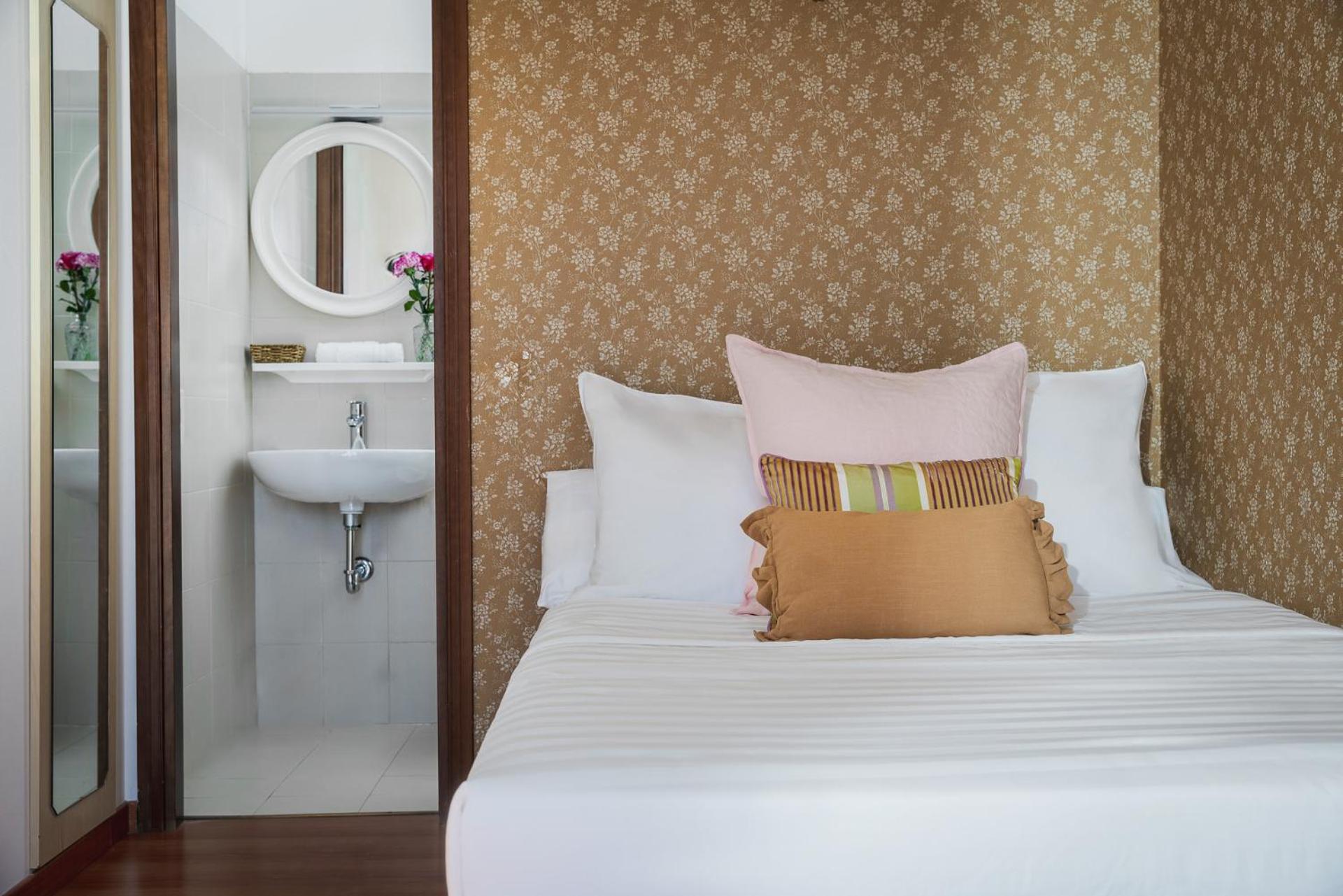 Budget Double Room photo 2