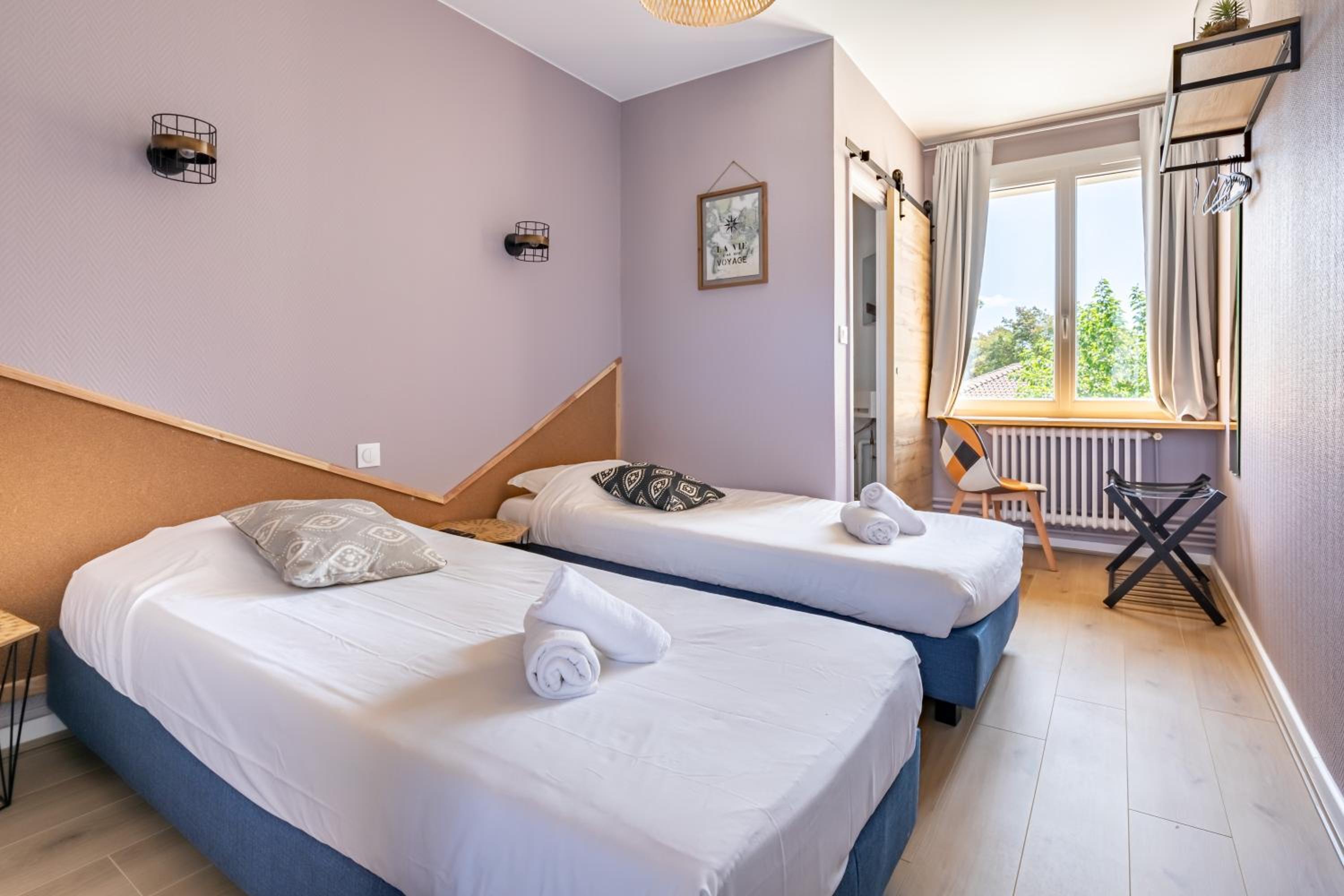 Twin Room - Photo 1